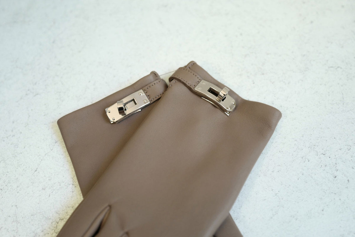 Hermès Hommage Gloves Lambskin Leather with Silk Lining Etoupe Size 70