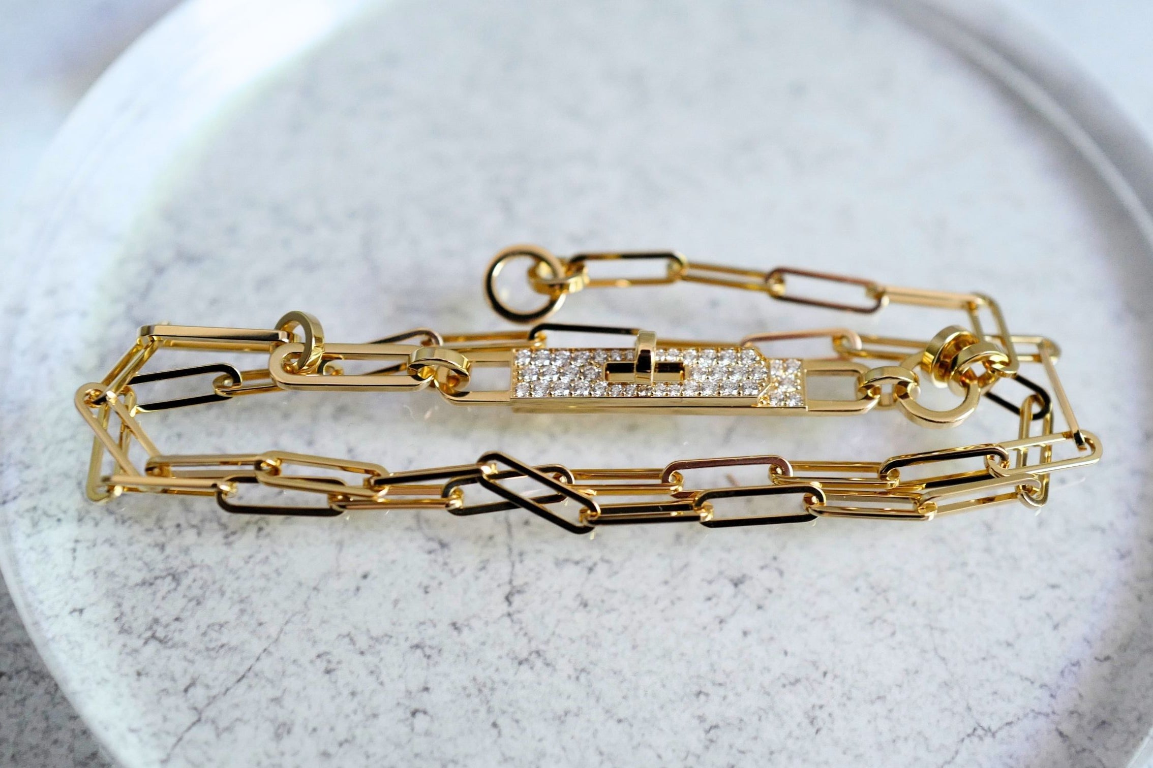 Hermès Kelly Chaine Lariat Necklace 18K Yellow Gold 41 Diamonds Size 40