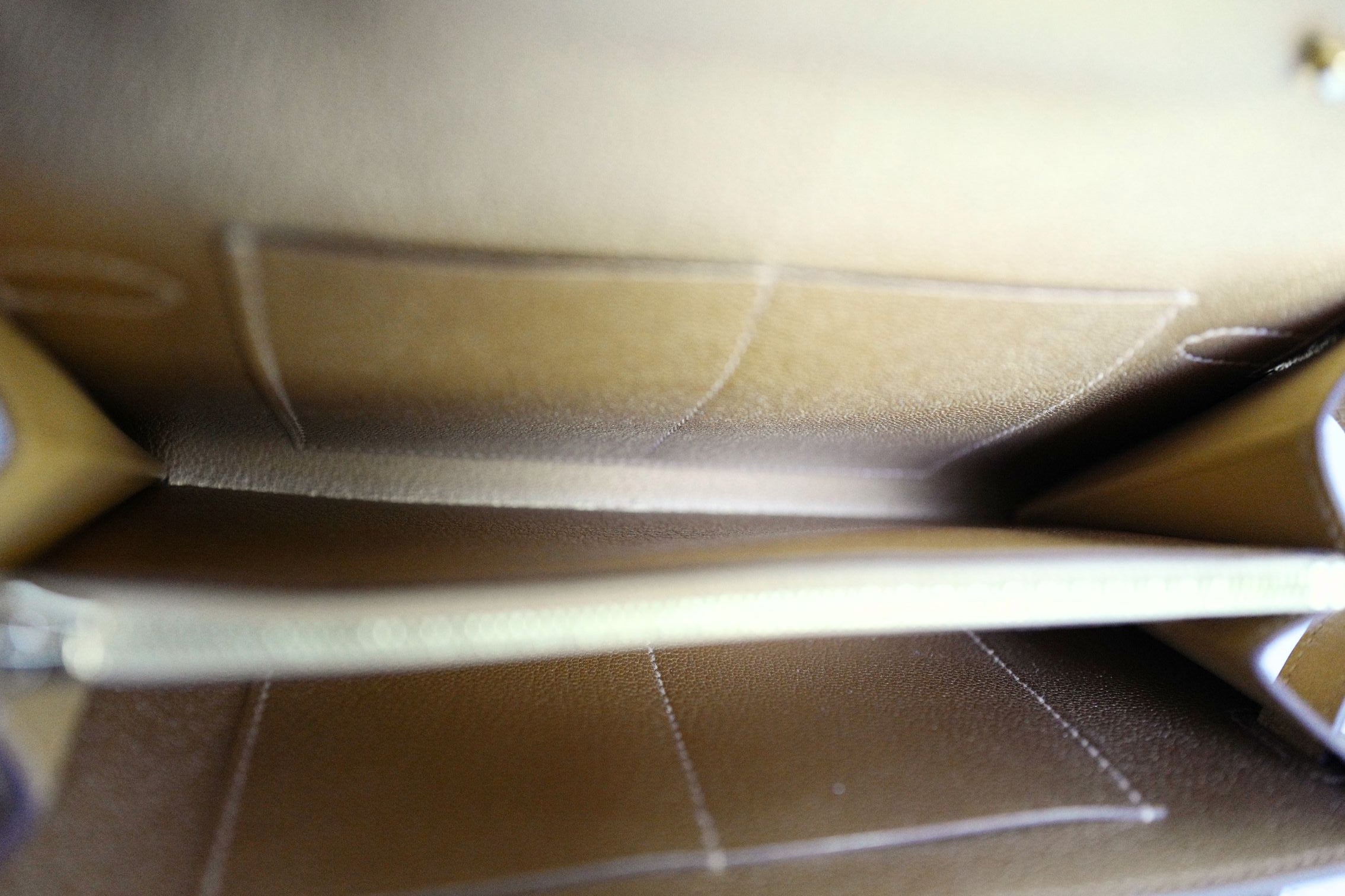Hermès Kelly Classique To Go Wallet Gold Chamkilight Permabrass Hardware G Stamp