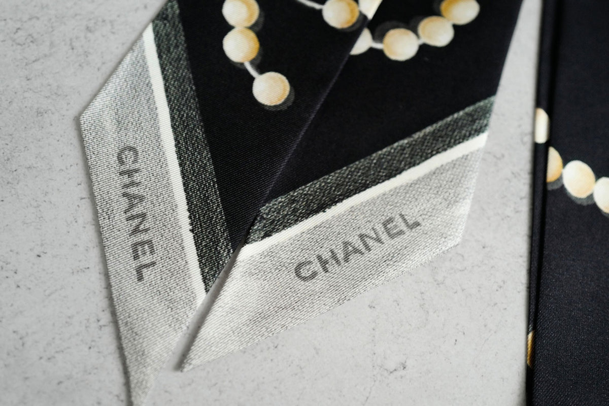Chanel 26K Matthieu Blazy's Slim Bandeau Silk Twill Black/Ecru/Gray Pearl Accents