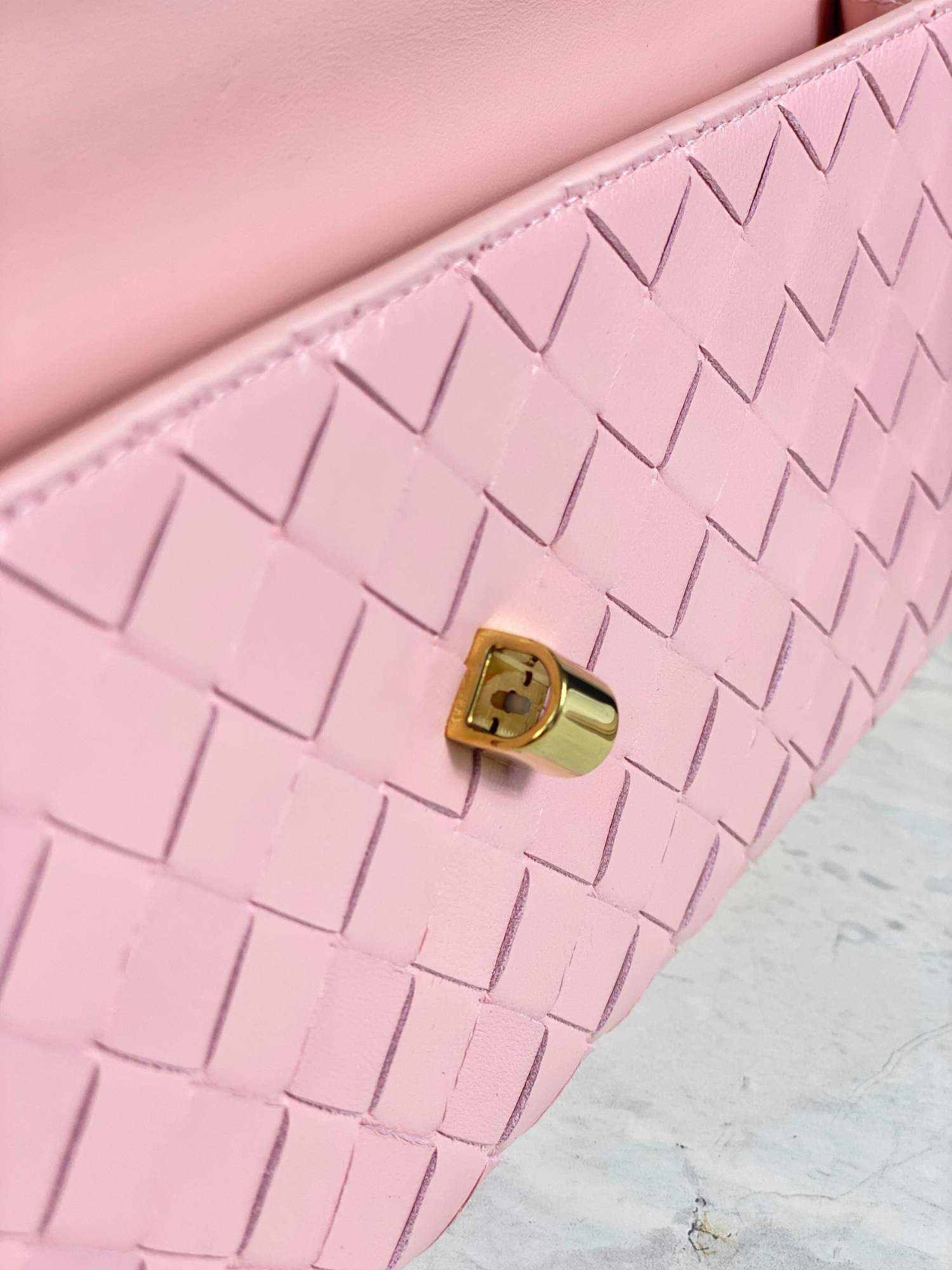 New Bottega Veneta Andiamo Clutch with Handle in Rose