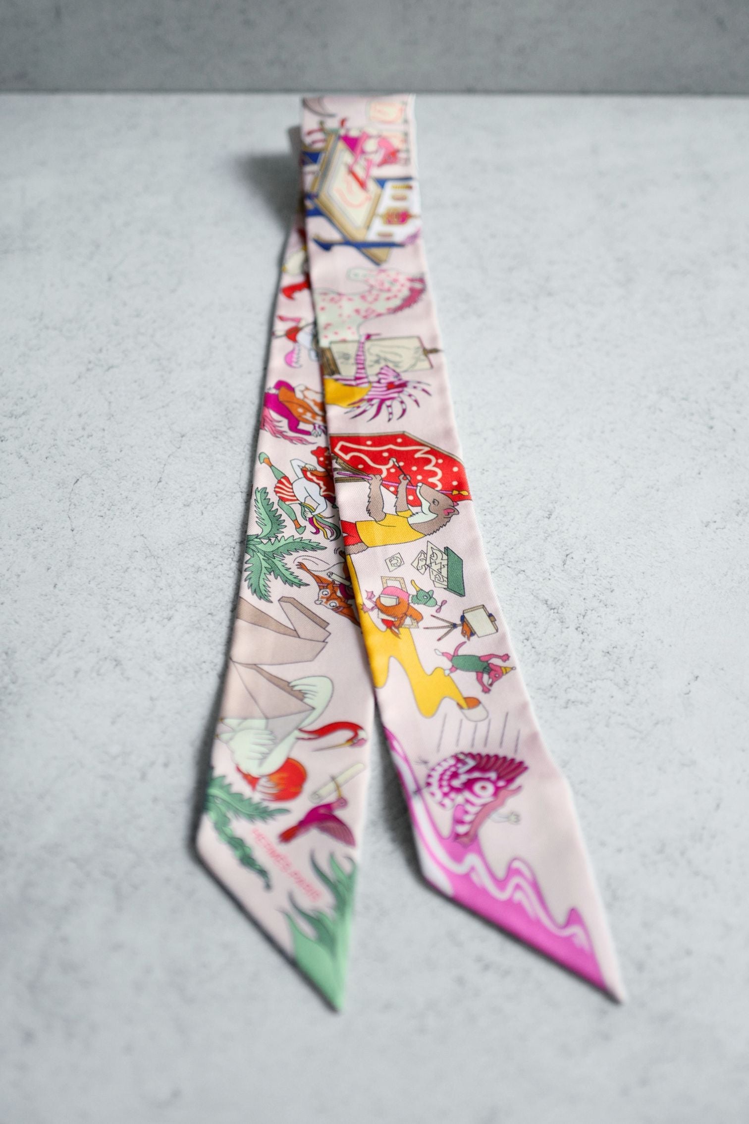 Hermès Academia Hippica Twilly Rose Nacre / Vert Amande / Multicolore 100% Silk