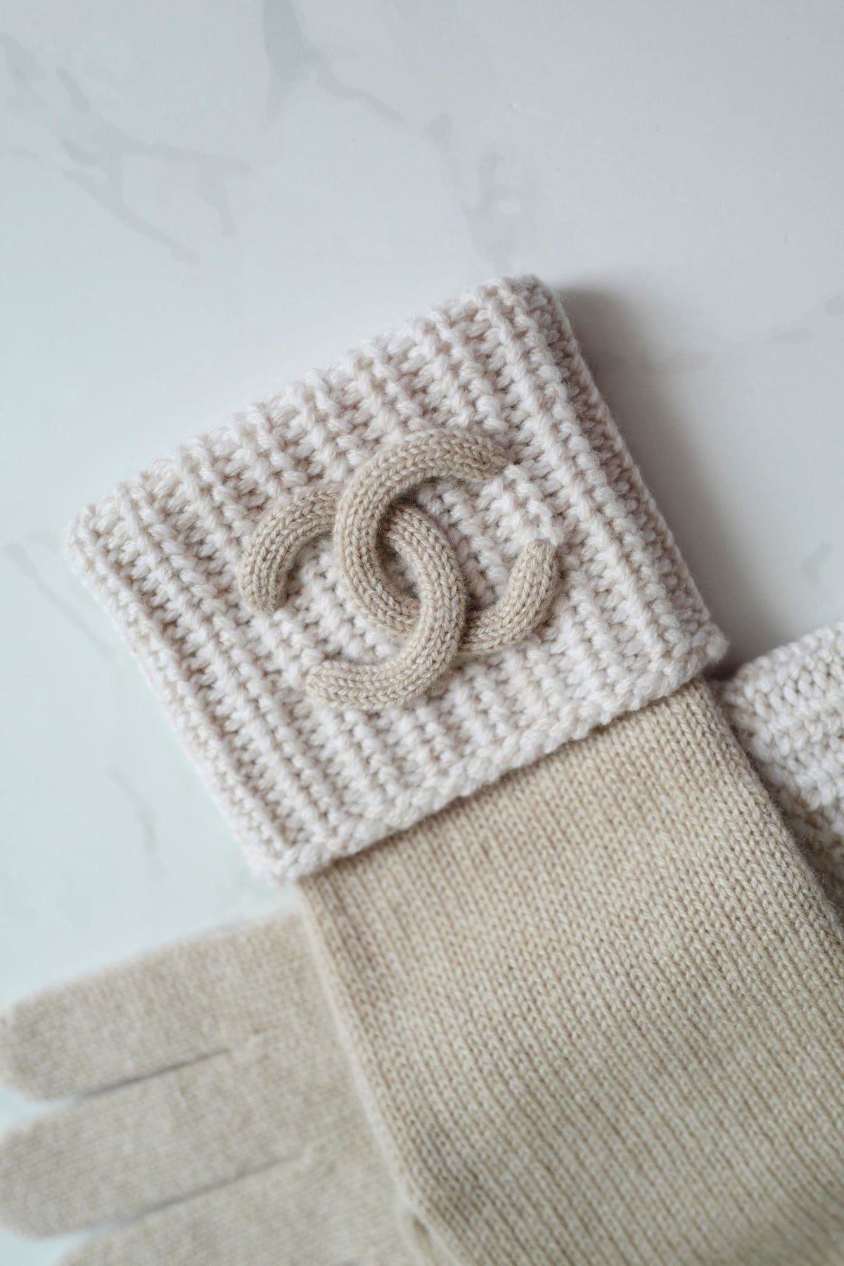 NEW Chanel Fall-Winter 2024/25 Knit Gloves CC Logo