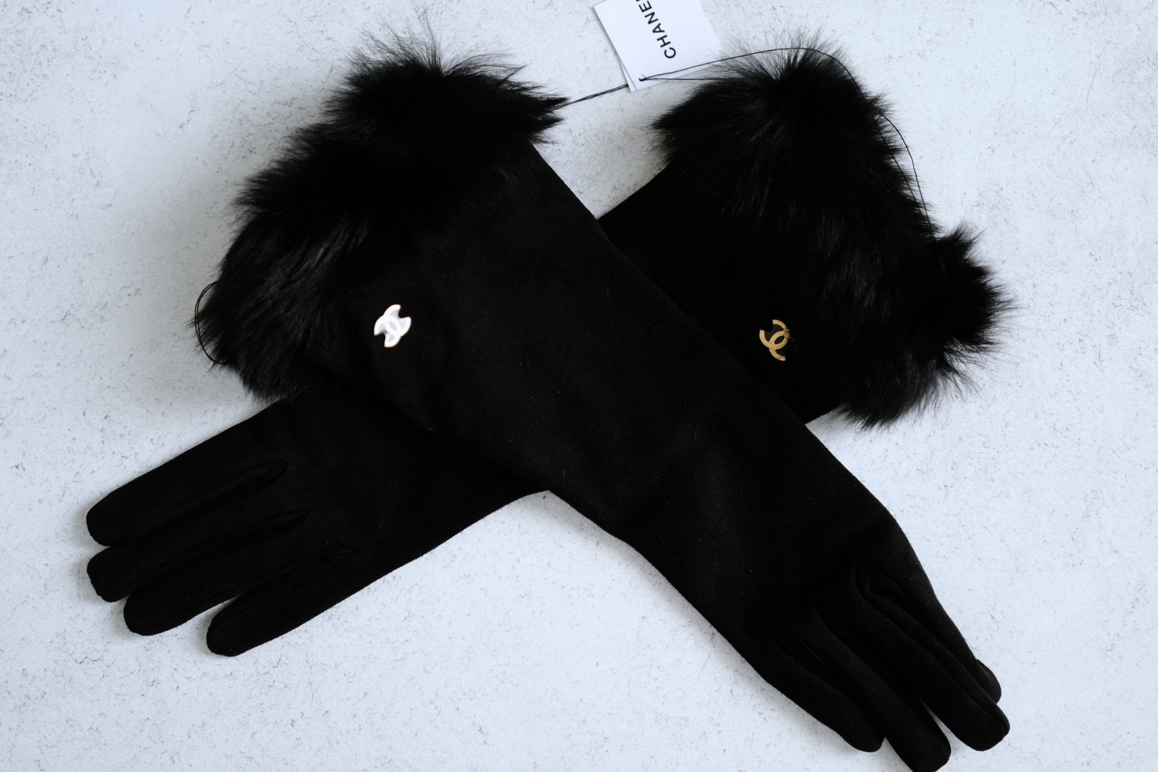 Chanel Black Suede Leather Gloves Fur Trim Gold CC Size 7.5