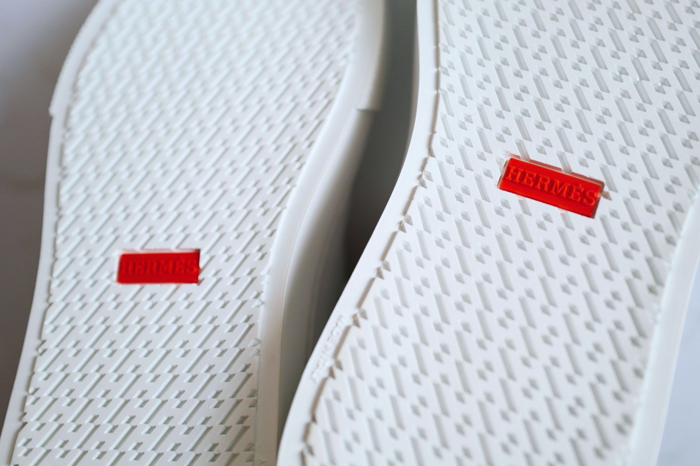 Hermès Daydream Sneaker White Leather Rose Gold Kelly Buckle Size 39.5