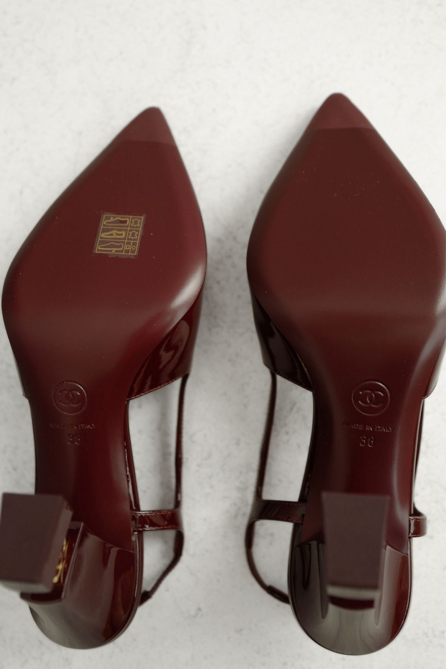 NEW Chanel 26A Métiers d’art Slingbacks Patent Calfskin Dark Burgundy Size 38
