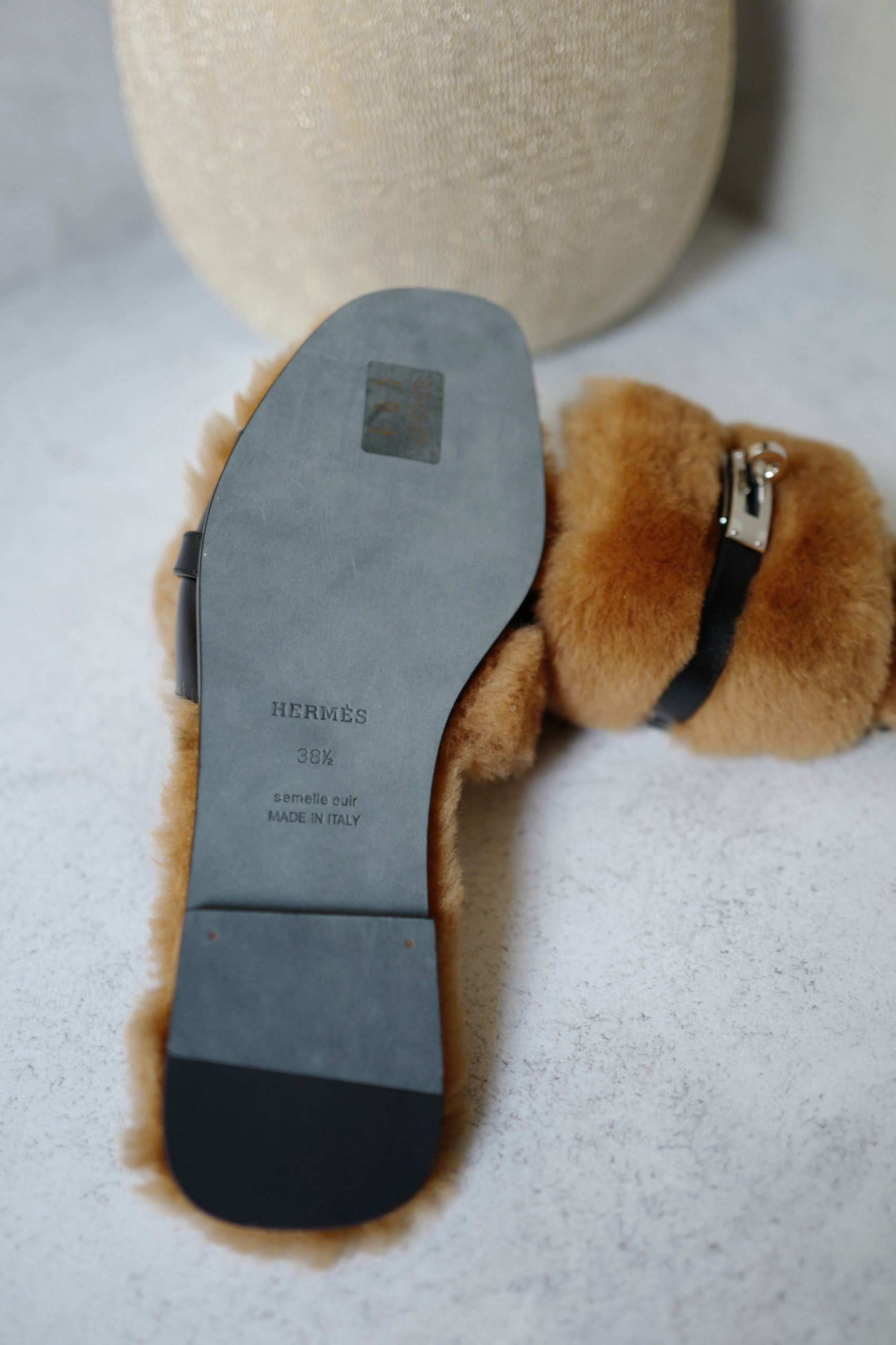 BNIB Hermès Giulia Sandals Shearling & Calfskin Naturel/Noir Palladium 38.5
