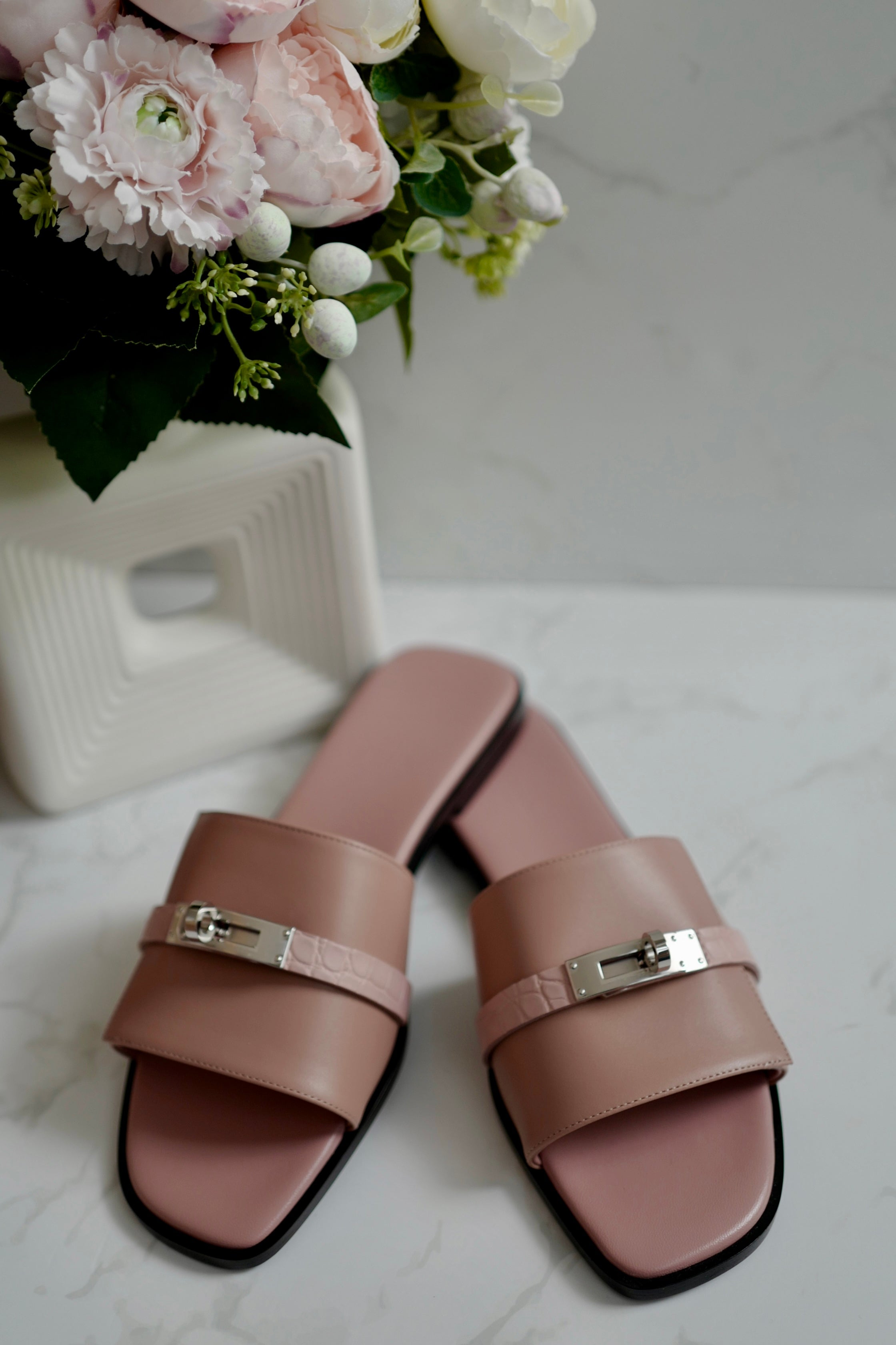 Brand New Hermès Giulia Sandal in Veau/Alli Mat Rose Aquarelle size 38.5