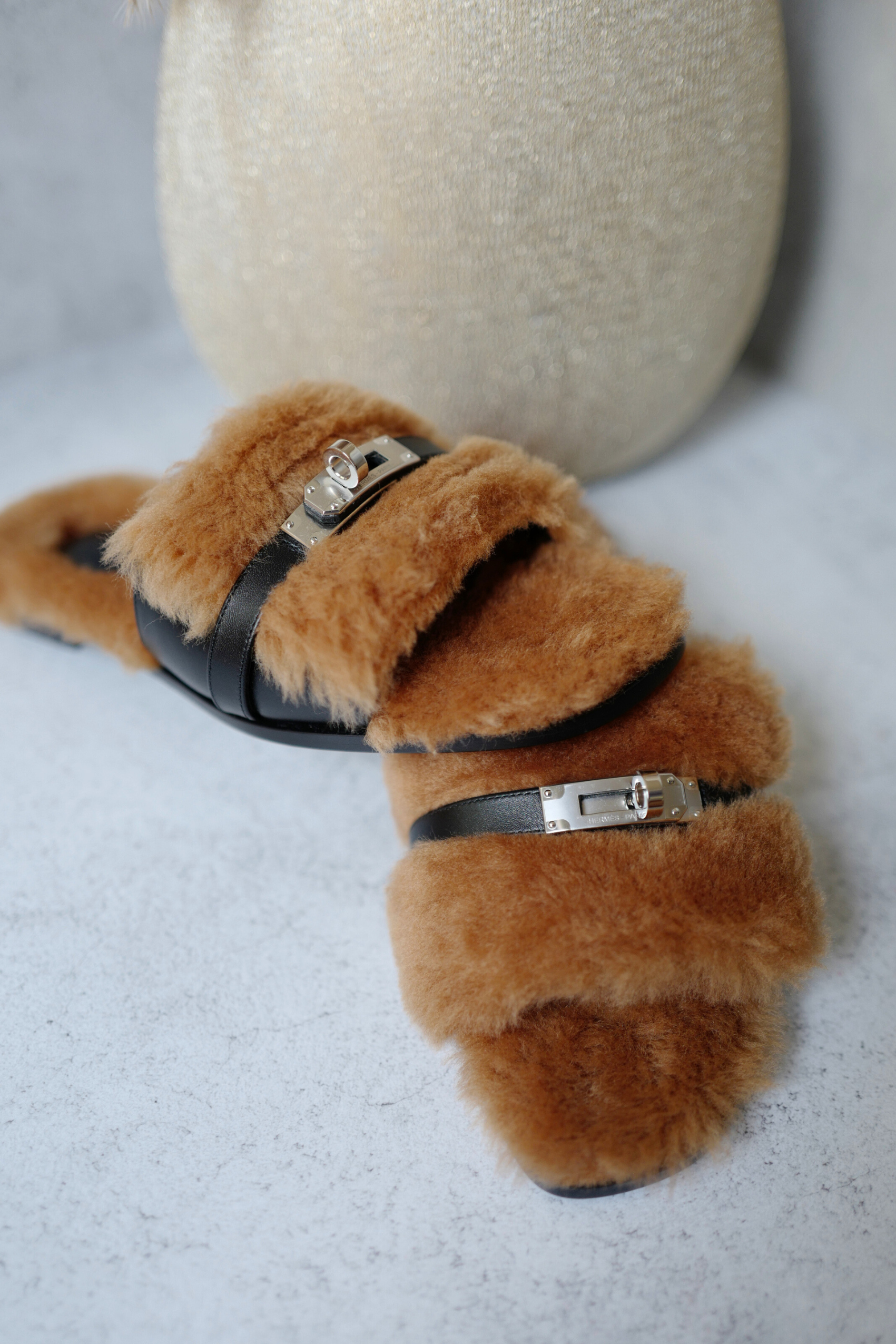 BNIB Hermès Giulia Sandals Shearling & Calfskin Naturel/Noir Palladium 38.5