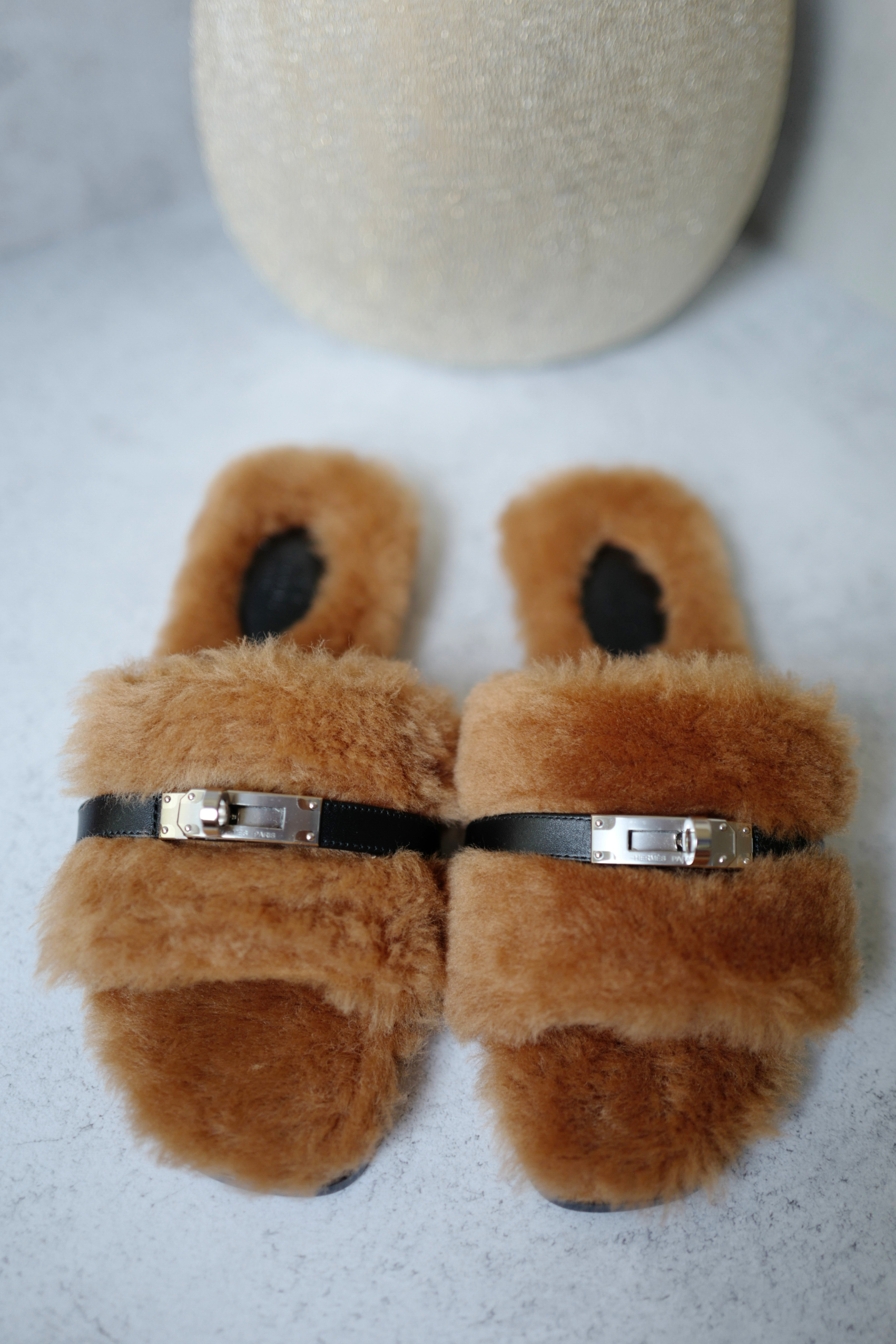 BNIB Hermès Giulia Sandals Shearling & Calfskin Naturel/Noir Palladium 38.5