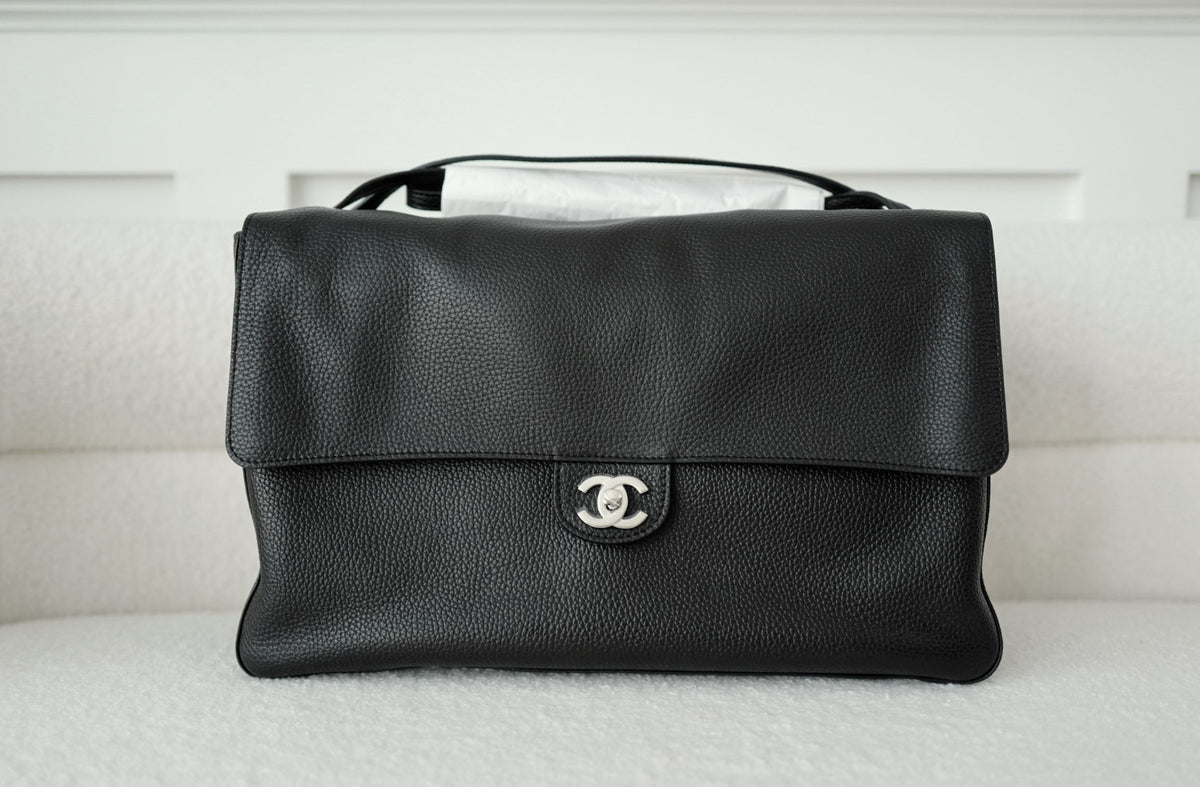 NEW Chanel 26S Maxi 38 Flapbag Black Grained Calfskin Silver Hardware