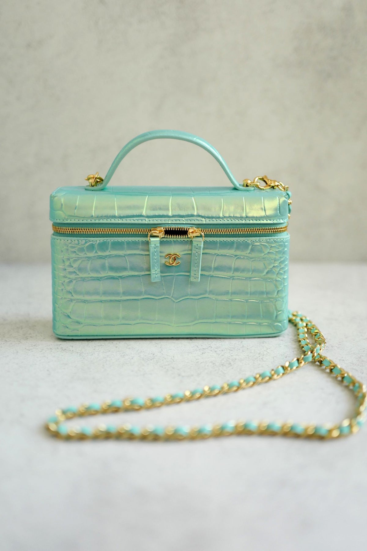 NEW Chanel 26K Vanity with Chain Turquoise Croc Embossed Iridescent Calfskin GHW