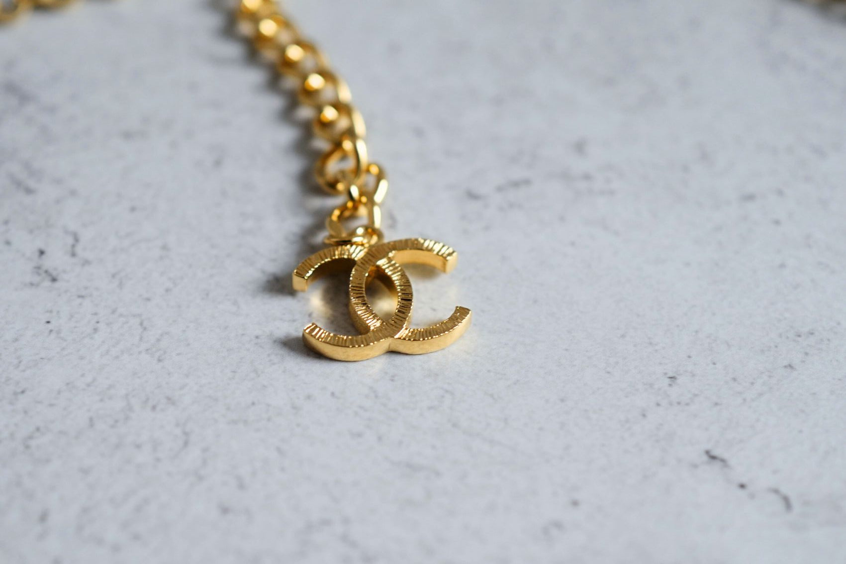 BNIB Chanel 24S Chain Belt with COCO & No 5 Pendant in Gold & Pearly White 85