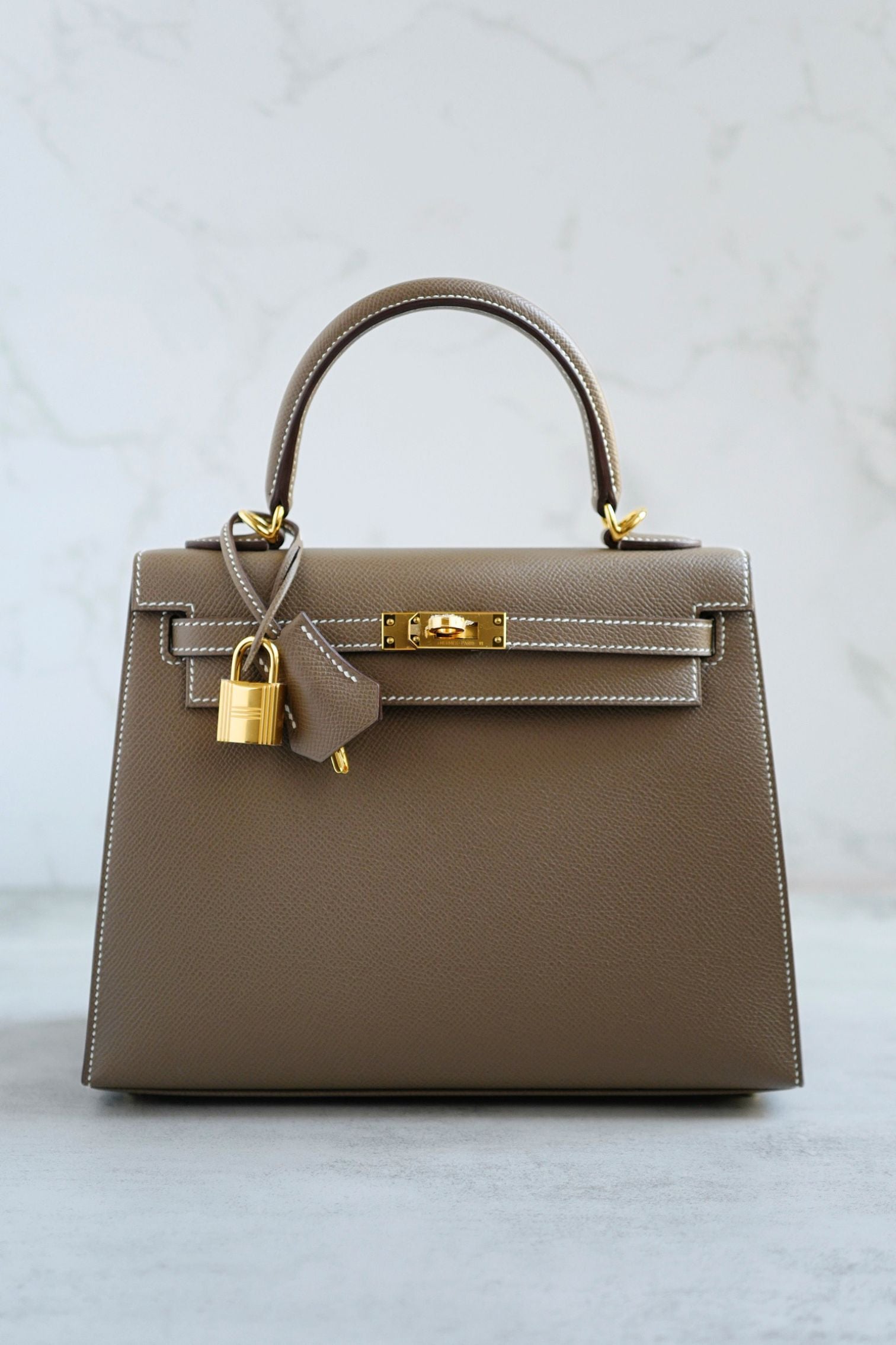 NEW Hermes Kelly 25 Etoupe Epsom Sellier Gold Hardware