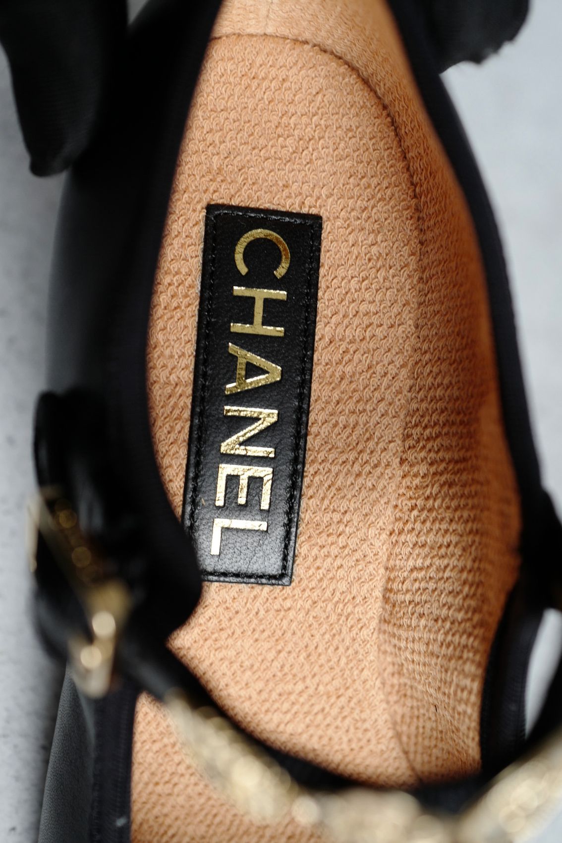 Chanel 24A Metiers D'art Black Leather Mary Jane Heels Gold Charms Siz