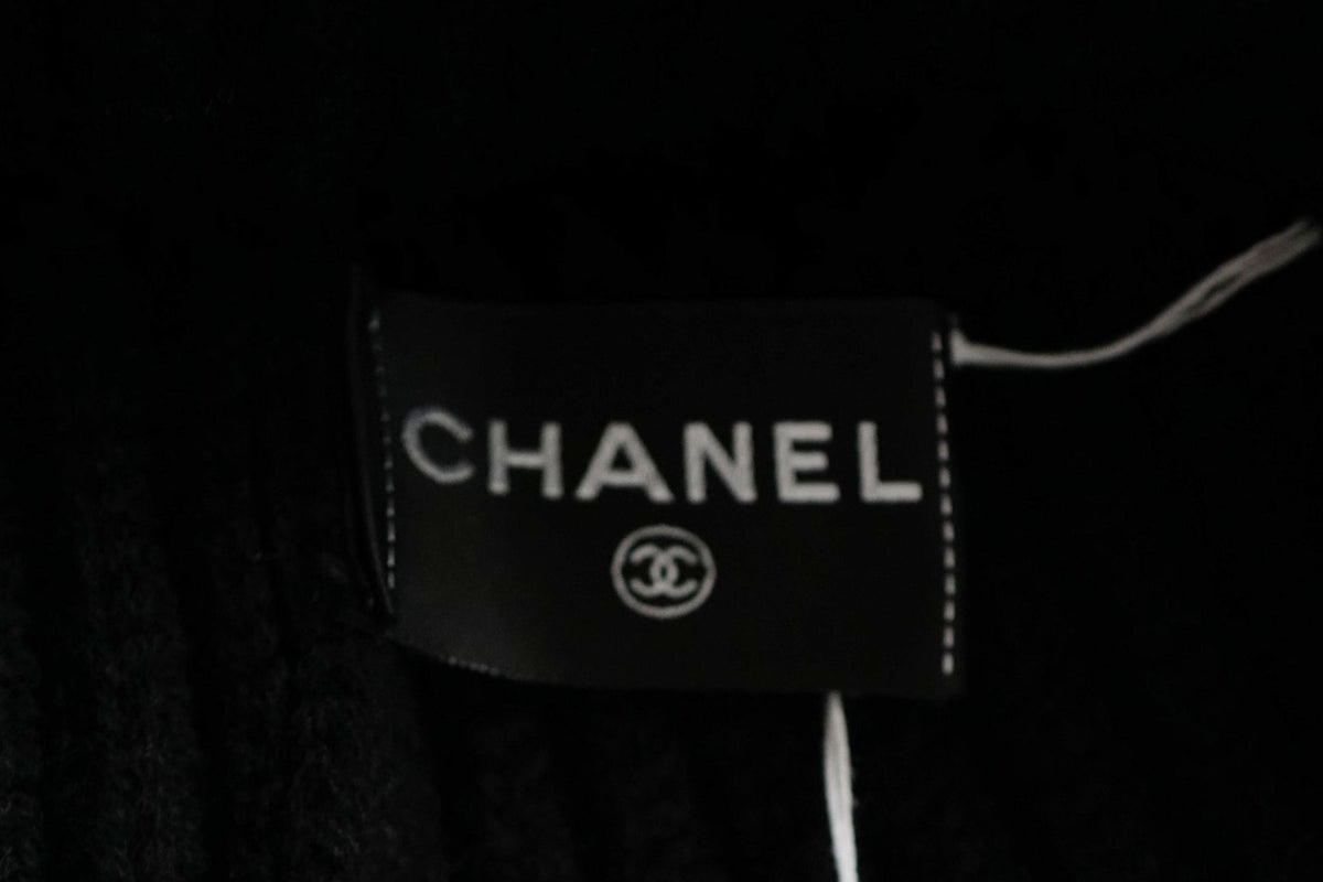 Chanel Black Cashmere Beanie Sequin CHANEL Logo Hat New 23