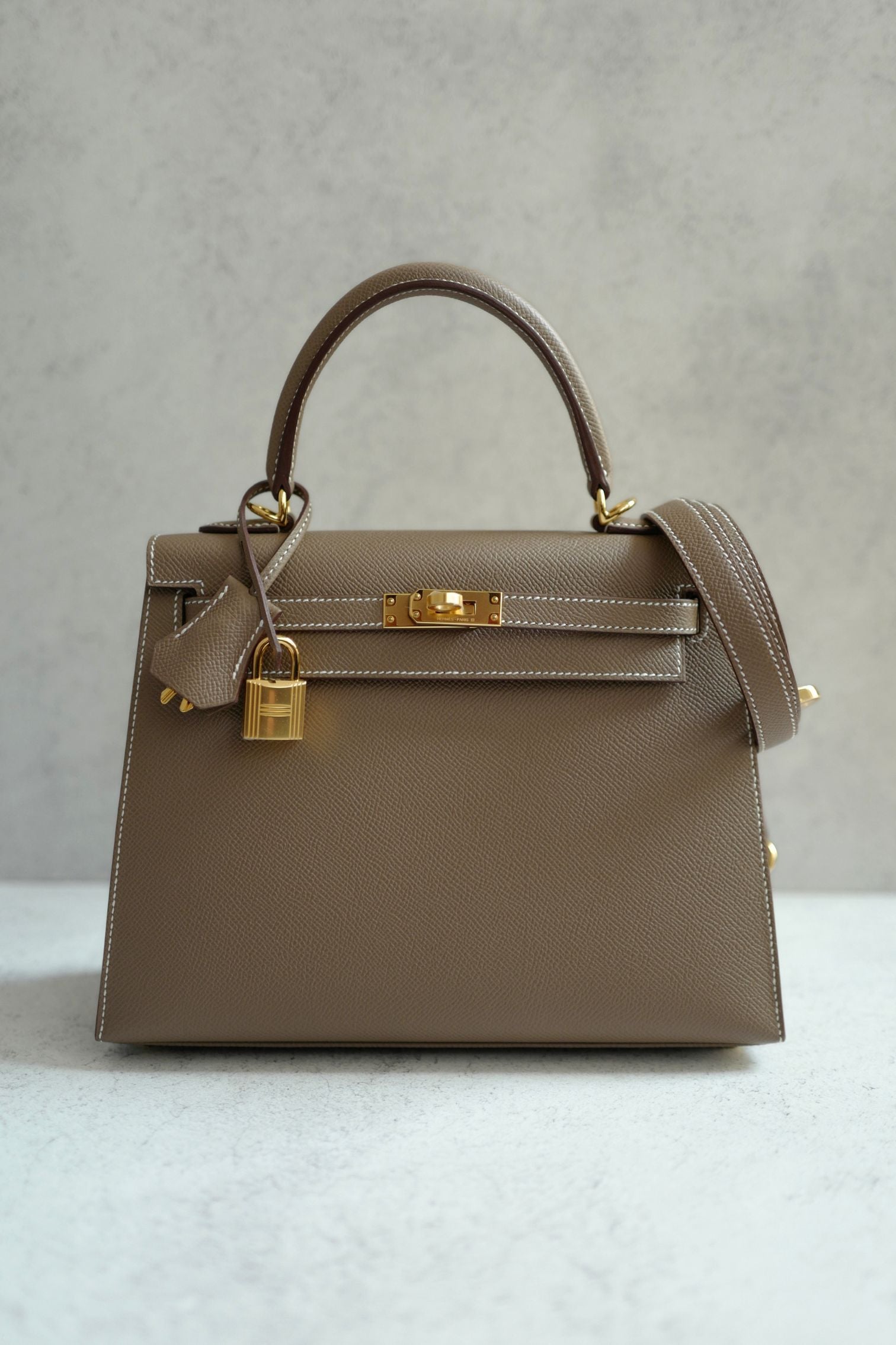 BNIB Hermes Kelly 25 Etoupe Epsom Sellier Gold Hardware G Stamp 2026