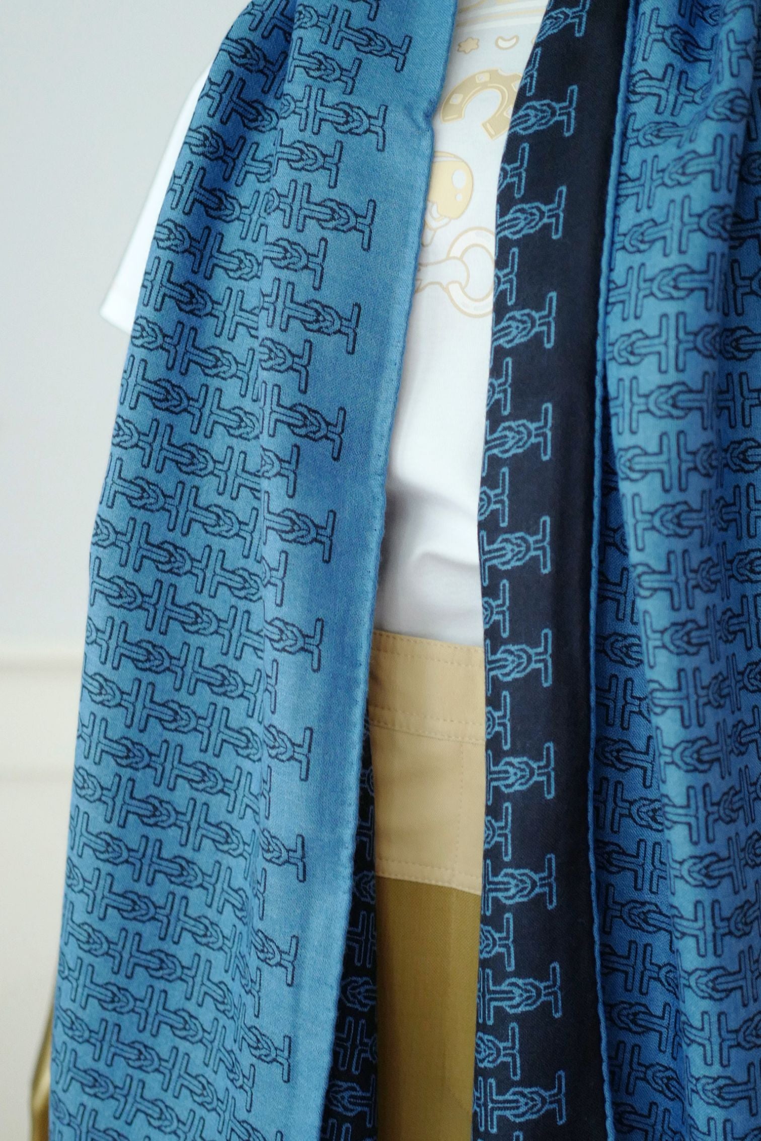 Hermès H Marin Reversible Scarf Cashmere Silk Marine / Bleu Océan