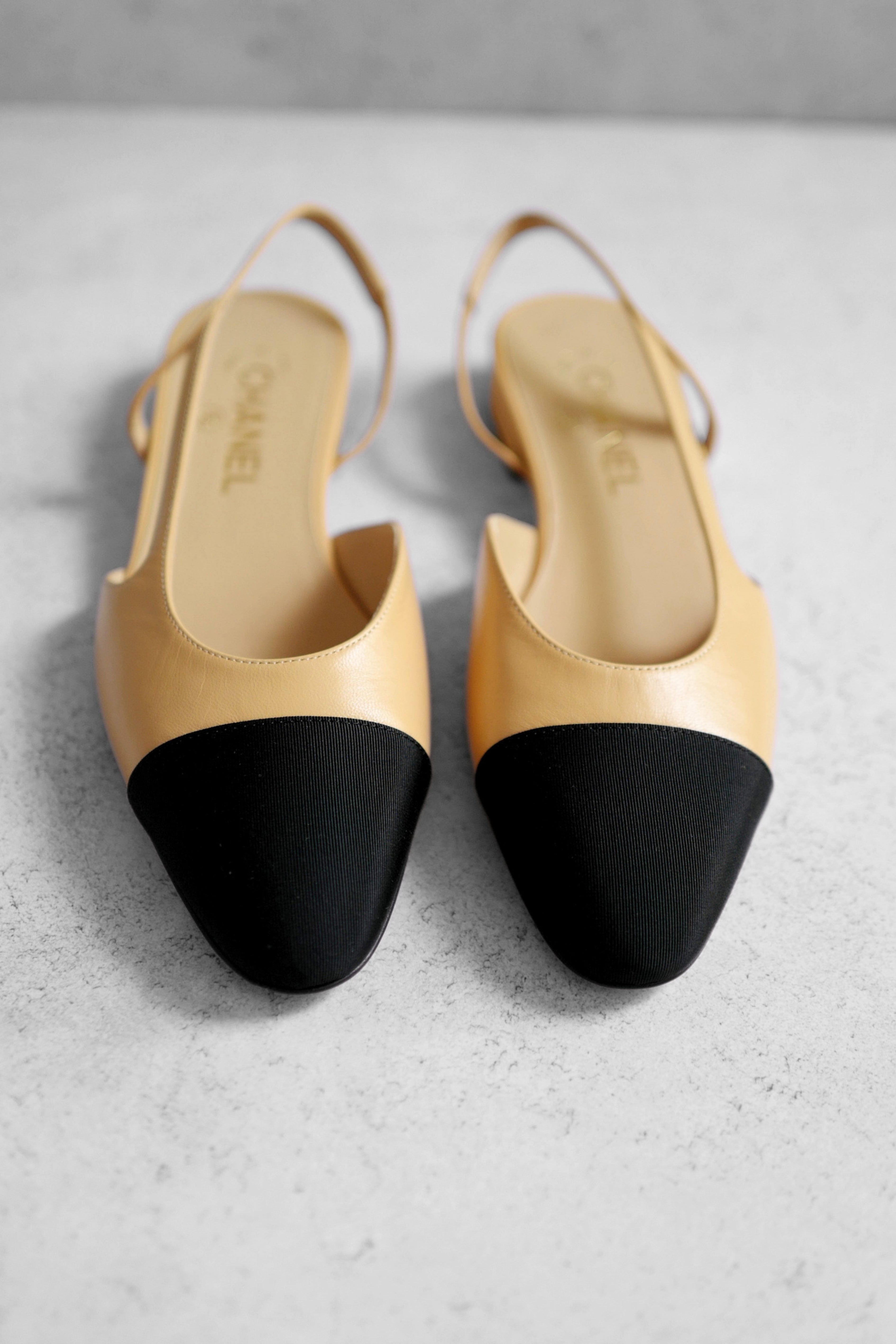 Chanel 26S Slingbacks Beige Black Goatskin Grosgrain Size 38