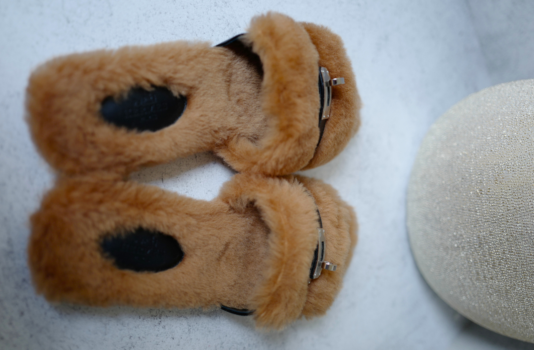 BNIB Hermès Giulia Sandals Shearling & Calfskin Naturel/Noir Palladium 38.5