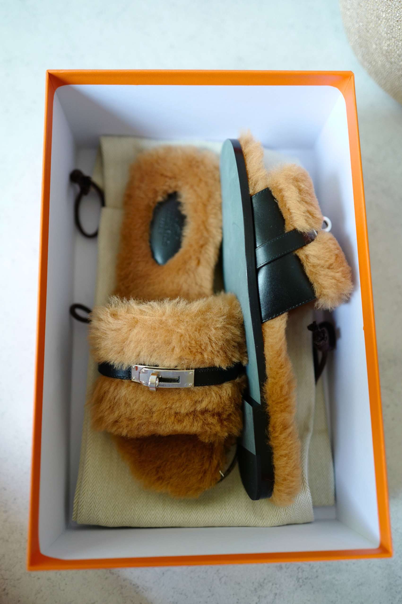 BNIB Hermès Giulia Sandals Shearling & Calfskin Naturel/Noir Palladium 38.5