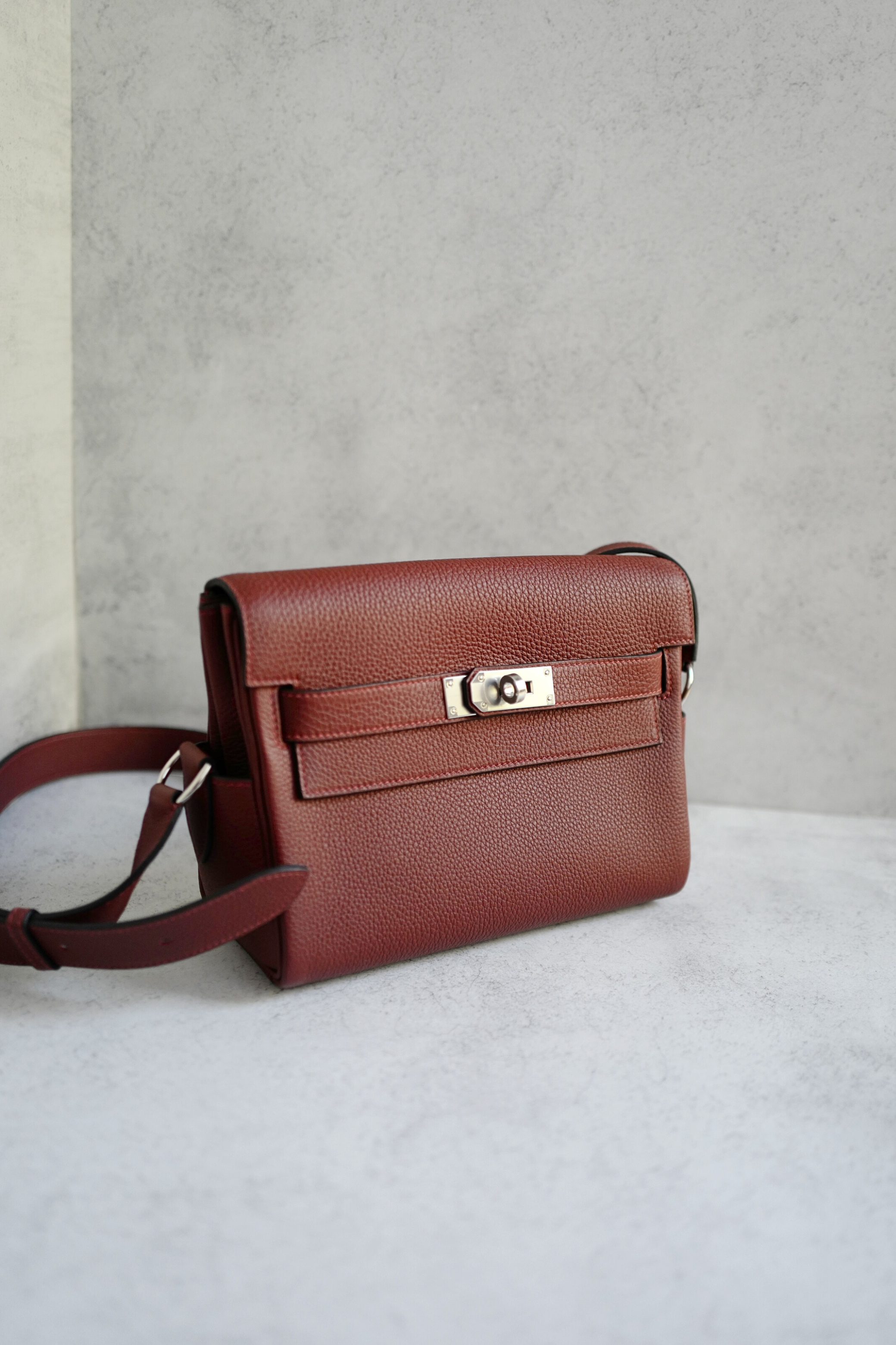 BNIB Hermès Kelly Messenger PM Rouge H Togo Leather Bag with Palladium Hardware