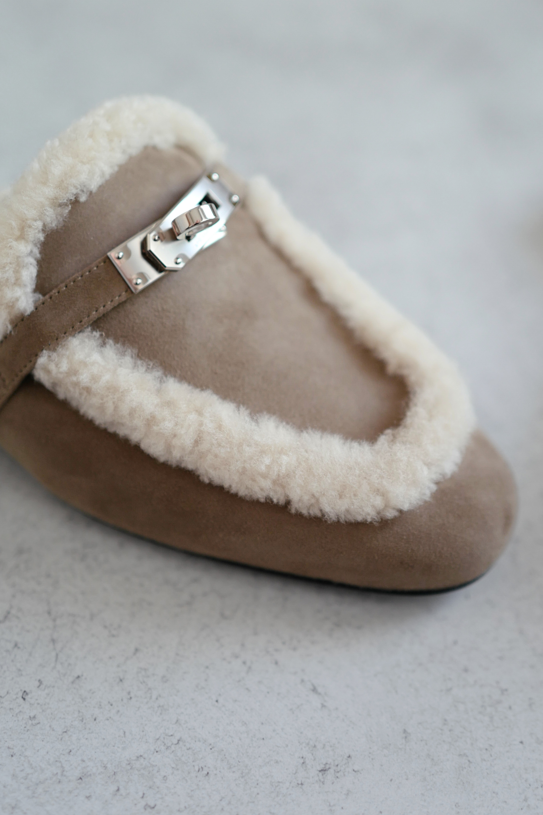 Hermès Oz Mule Etoupe/Ecru Suede Goatskin & Shearling with Palladium Kelly Buckle Size 38