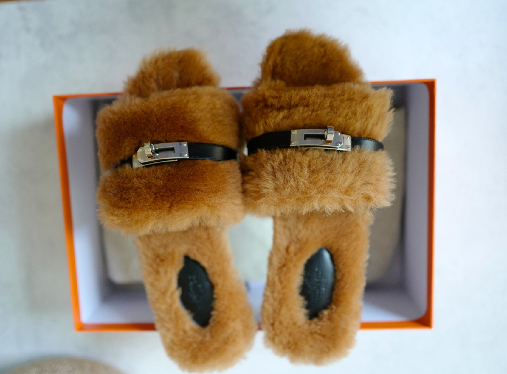 BNIB Hermès Giulia Sandals Shearling & Calfskin Naturel/Noir Palladium 38.5