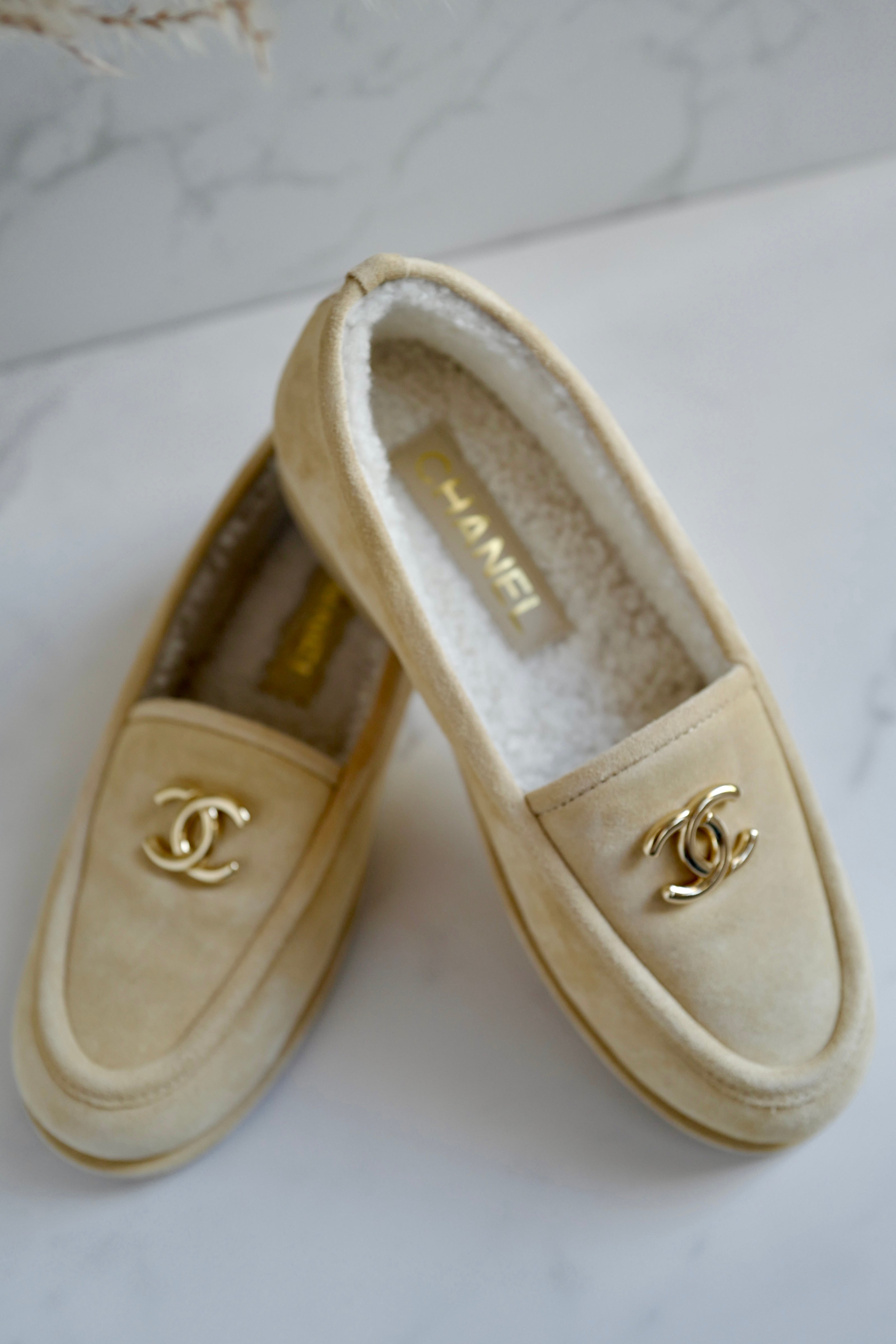 Chanel 24K Shearling Lined Suede Calfskin CC Loafers Moccasins Shoes size 37