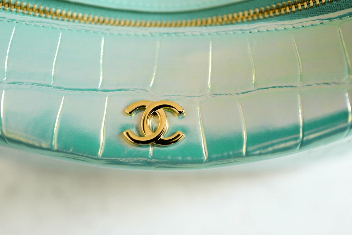 NEW Chanel 26K Clutch With Chain Turquoise Croc Embossed Calfskin GHW