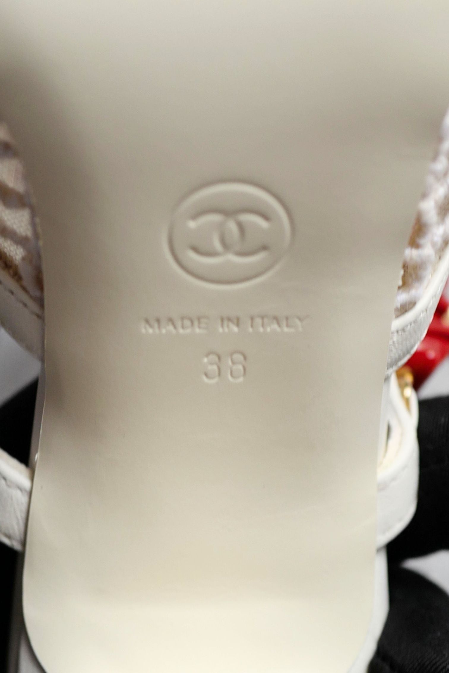 Chanel 26M Coco Beach Mules Ivory Mesh/Cotton/Lambskin/Resin/Metal Size 38