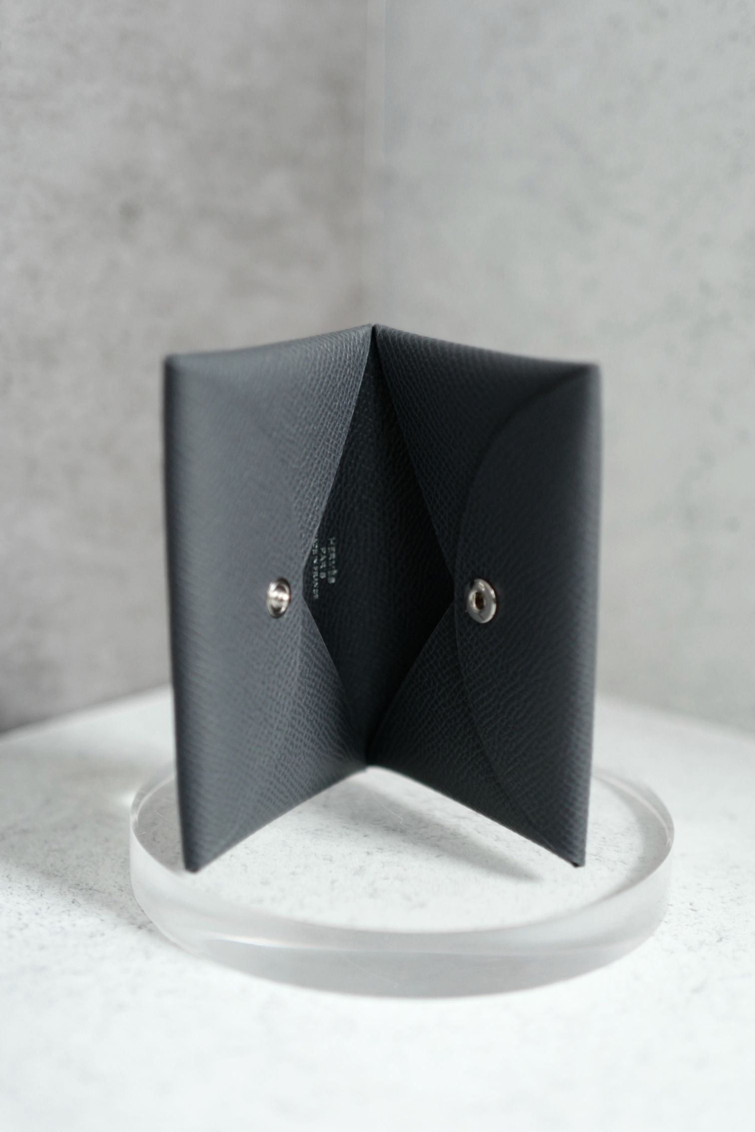 BNIB Hermes Calvi Duo in Gris Misty Epsom Leather Card Holder PHW