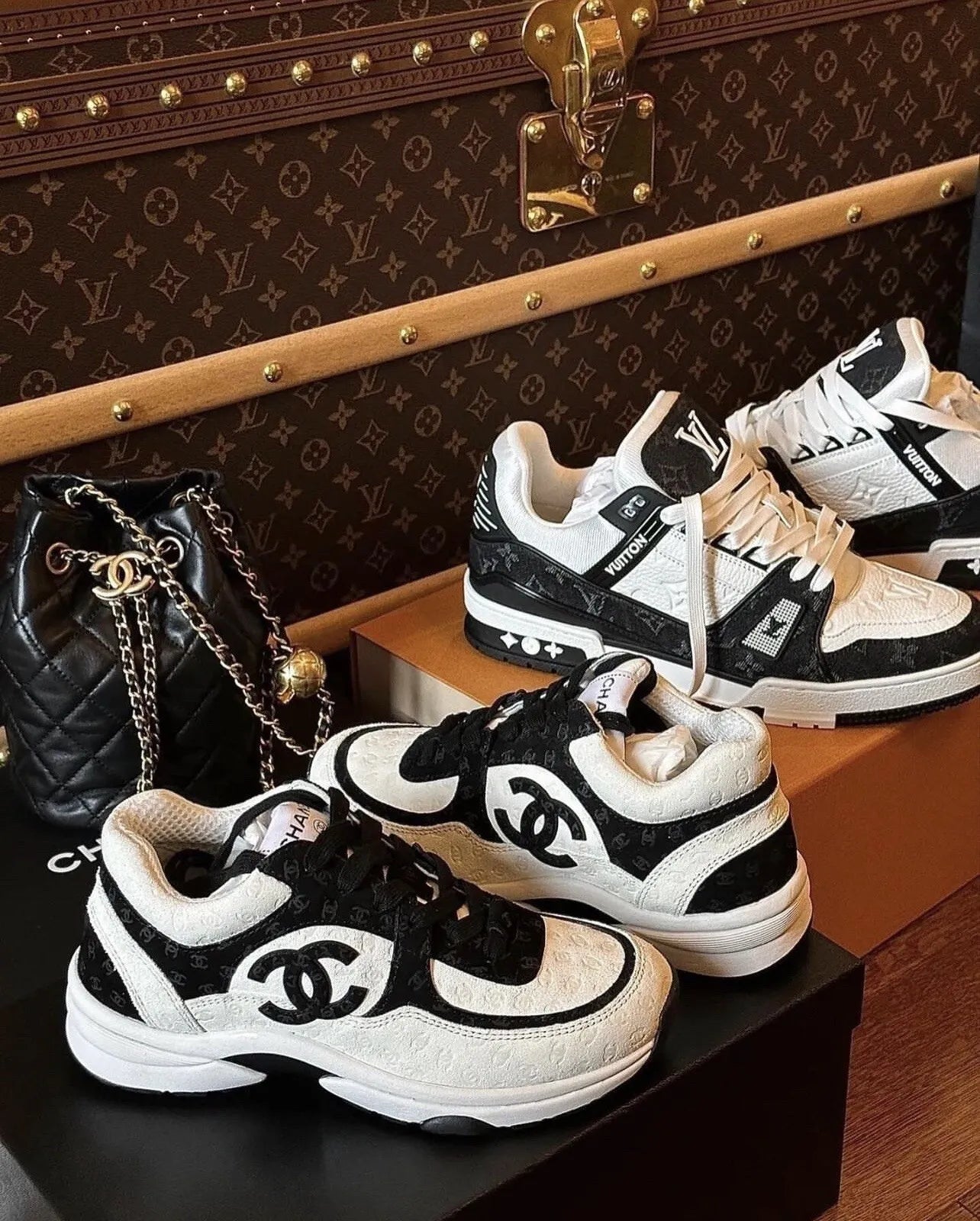 ★周りと差がつく★ CHANEL スニーカー Chanel 22A CC Logo Sneakers White/Black 37.5 BNIB
