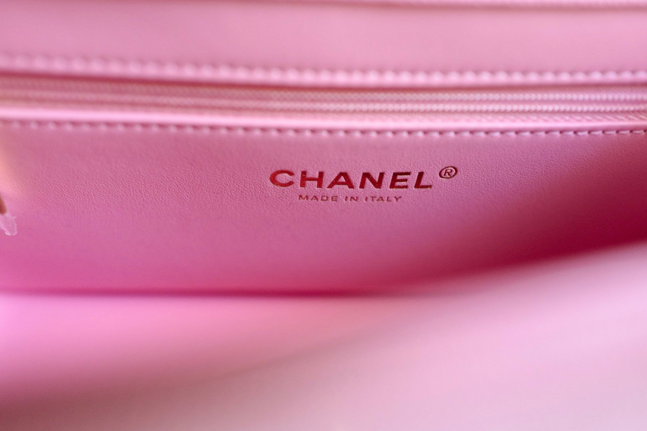 NEW Chanel 26S Preppy Coco 22 Small Pink Grained Shiny Calfskin Gold Hardware