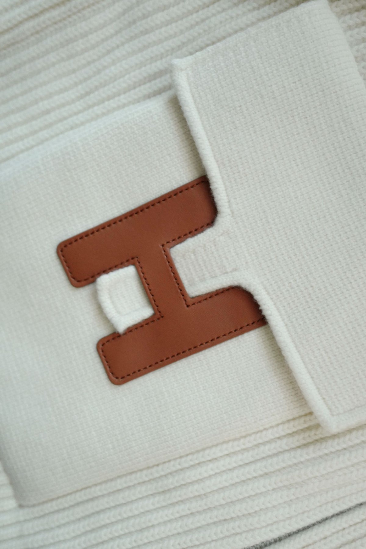 NEW Hermes Blouson Cardigan Wool Knit Blanc Naturel Size 34