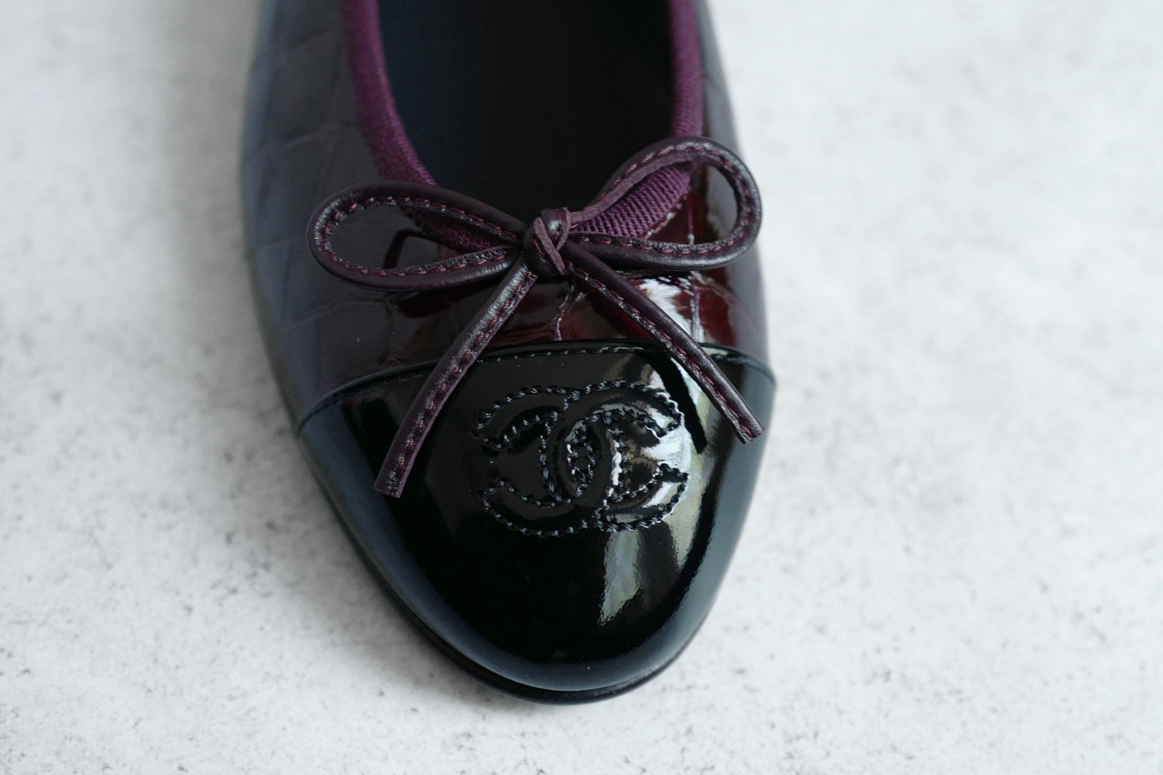 Chanel 26A Ballet Flats Croc Embossed Patent Calfskin Burgundy Black Size 37