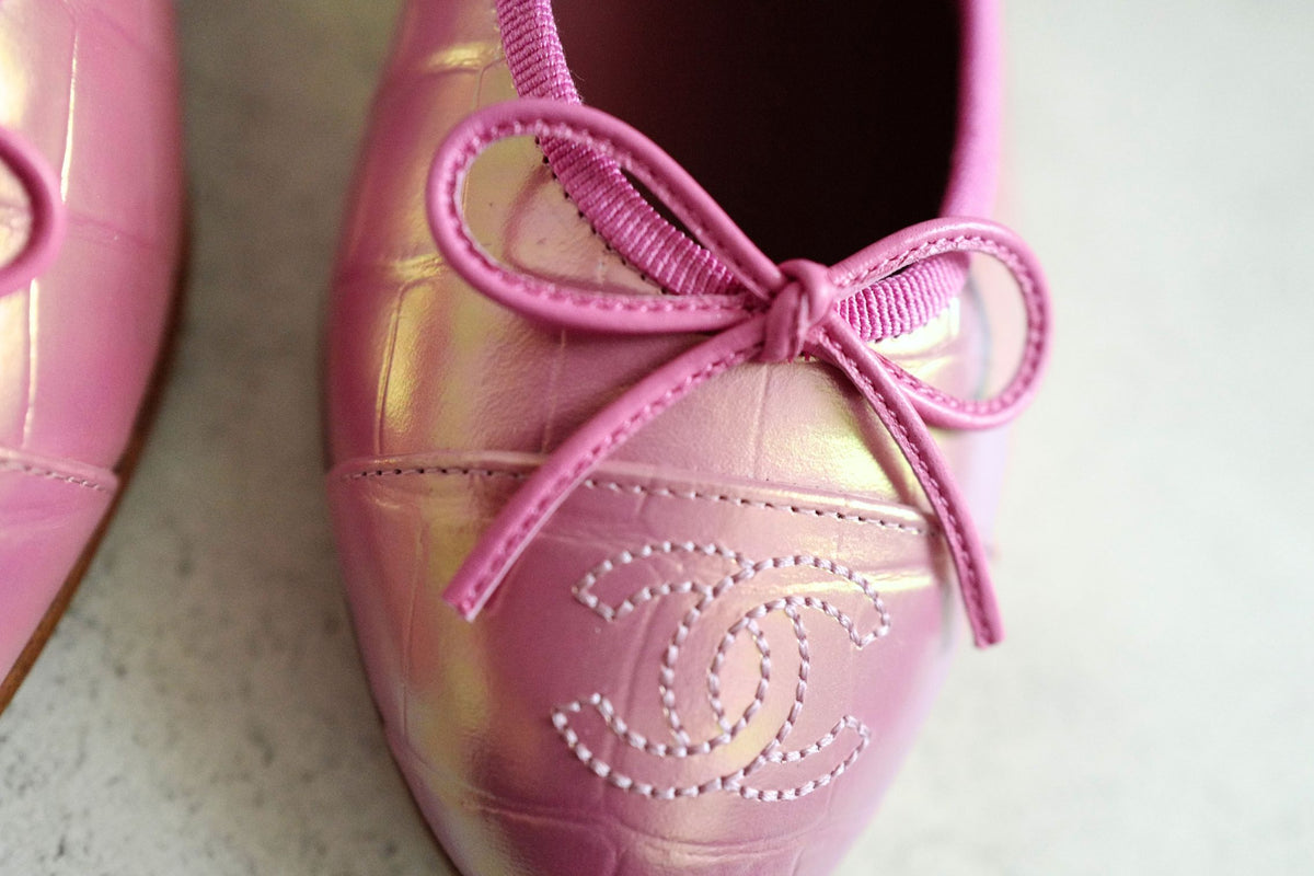 NEW Chanel 26K Matthieu Blazy's Ballet Flats Croc Embossed Calfskin Pink Size 37