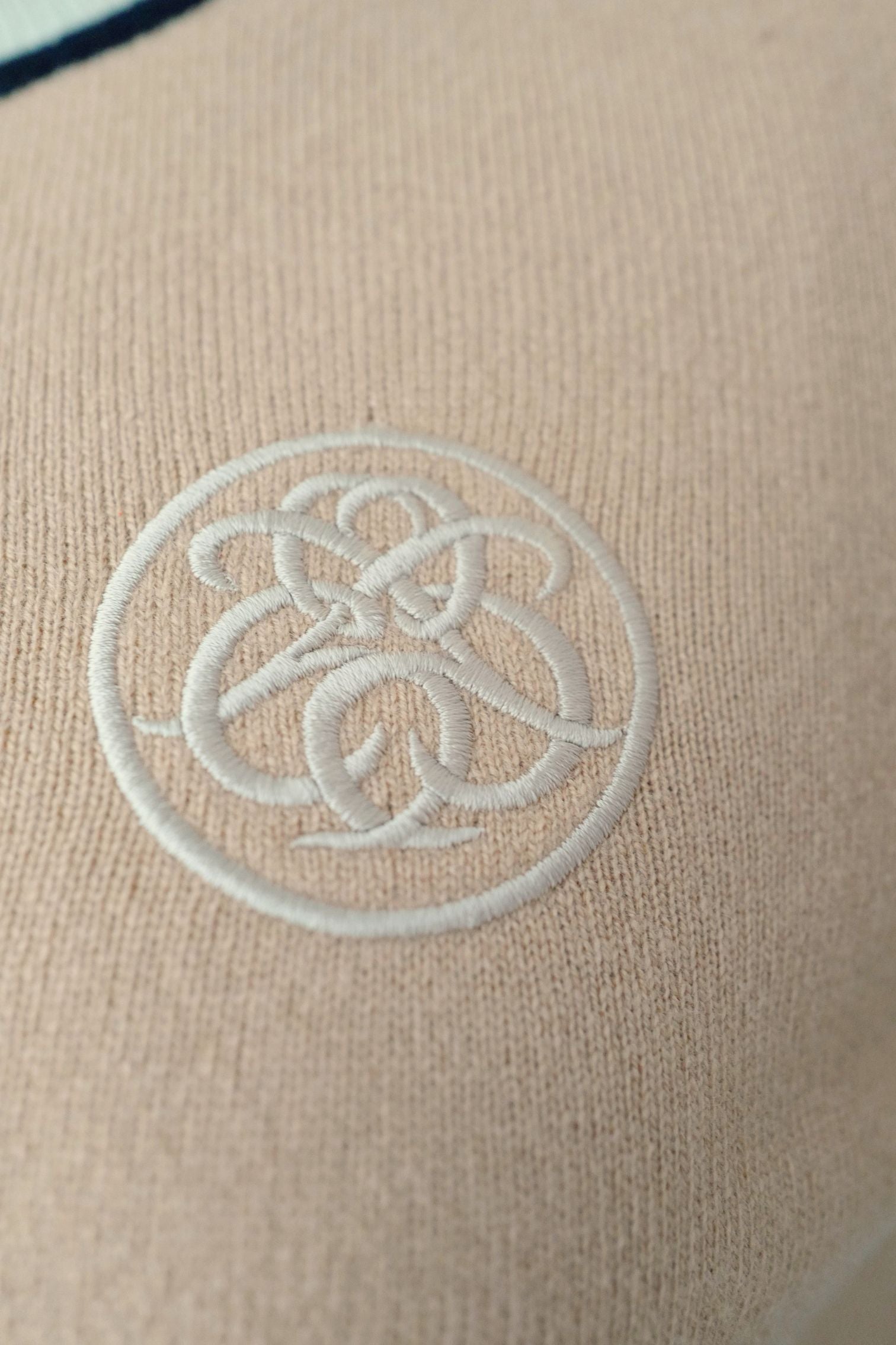 Hermès Sweater Short Sleeved "Ex-Libris" Beige Cajou Cashmere Size 36