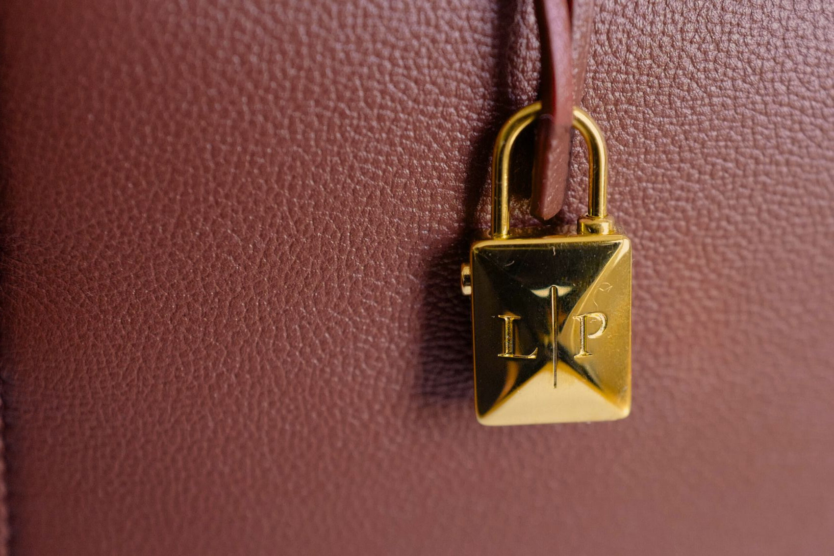 BNIB Loro Piana Extra Bag L27 Smoked Caramel In Grained Calfskin with Gold HW