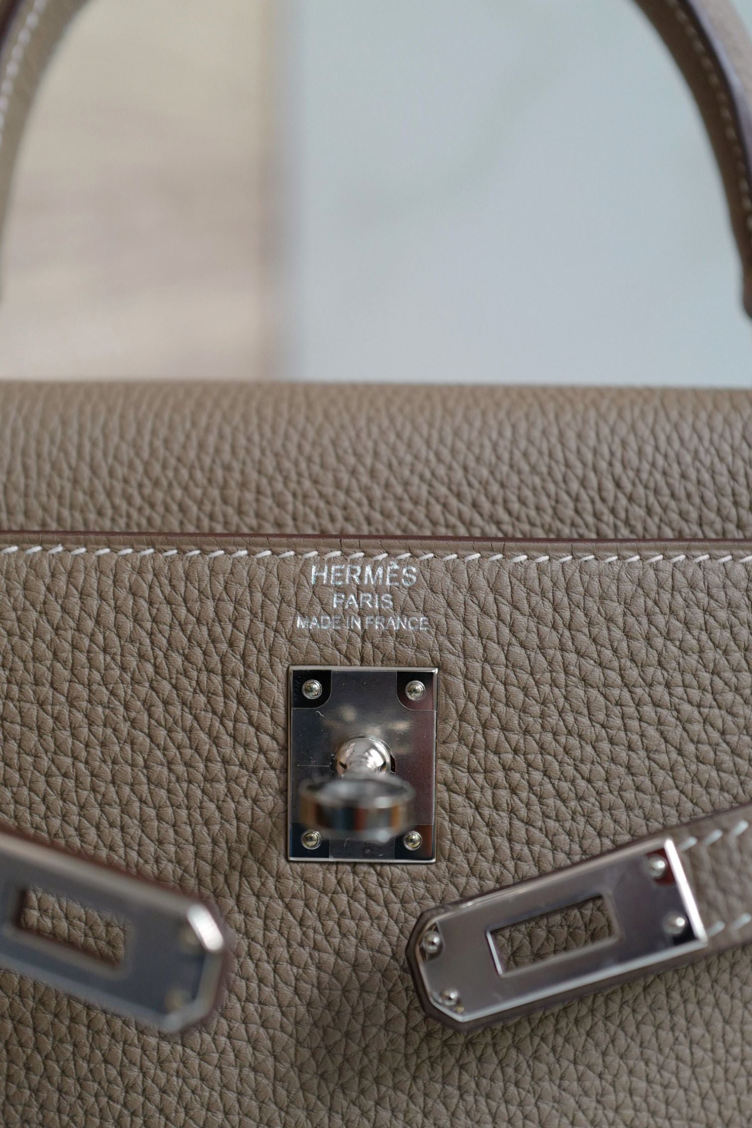 BNIB Hermes Kelly 25 Etoupe Togo Palladium Hardware G Stamp 2026