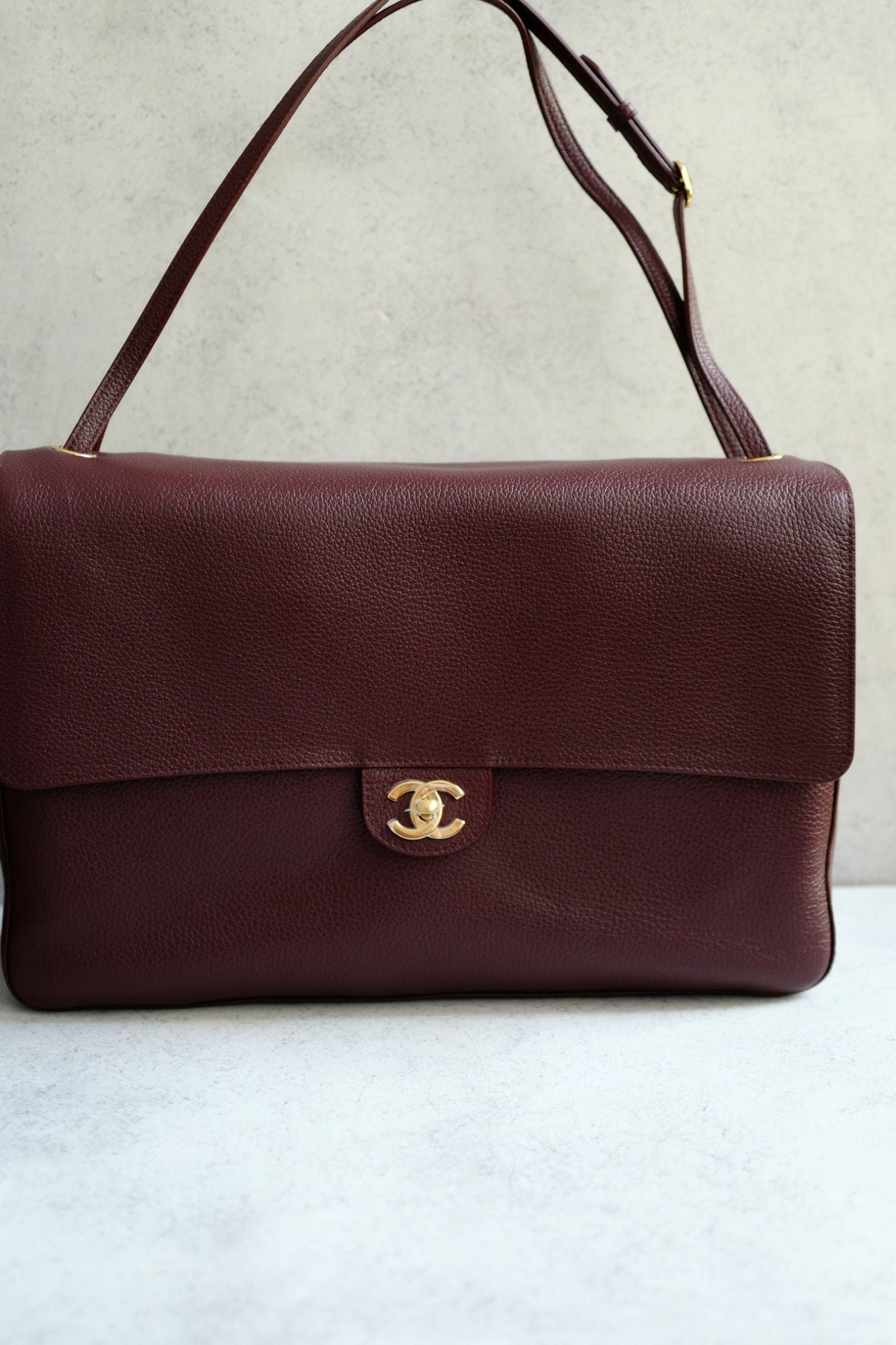 Chanel 26S Matthieu Blazy's Maxi 38 Flapbag Burgundy Grained Calfskin Gold HW