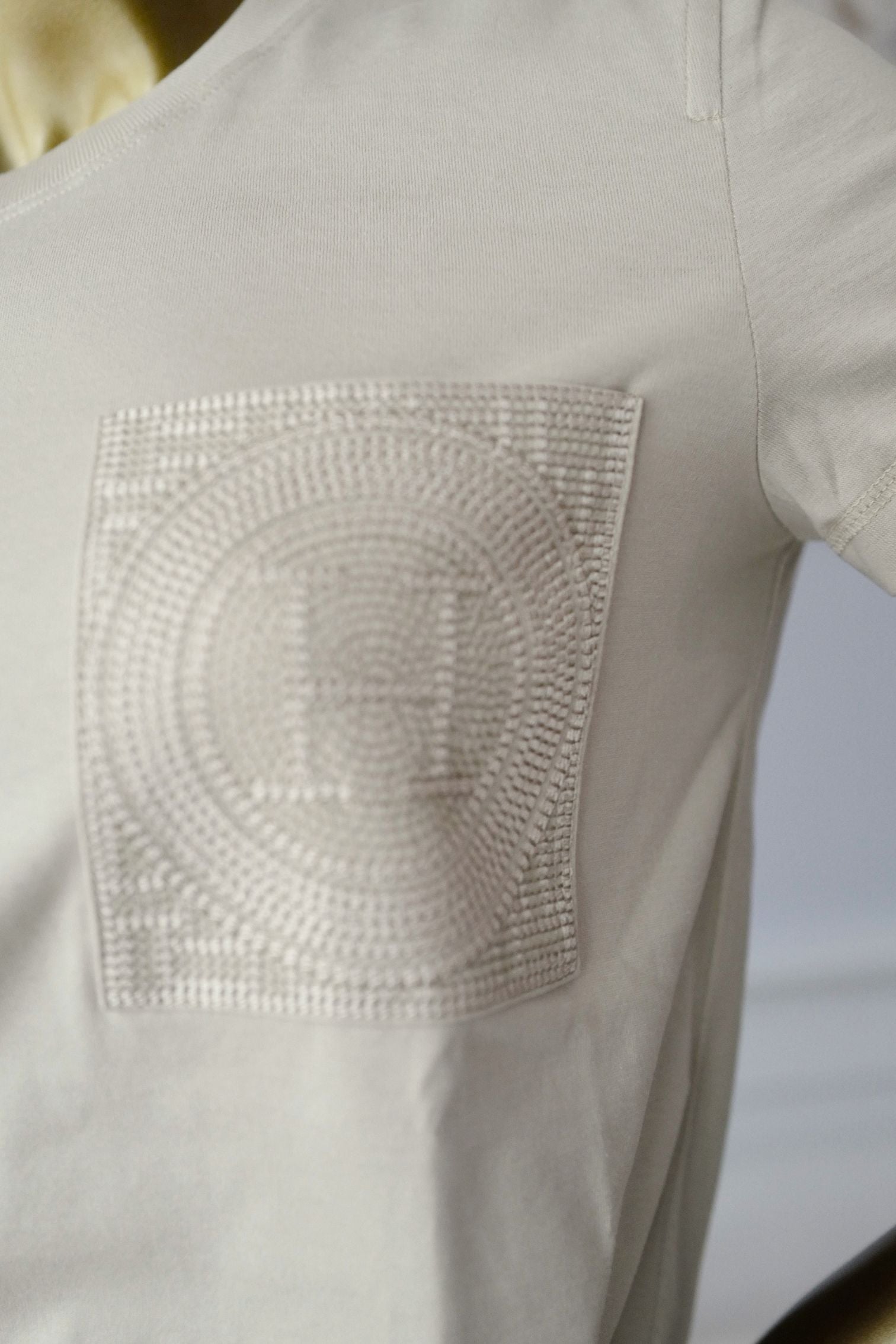 Hermès Embroidered Pocket T-shirt Beige Pierre D'Istrie Cotton Size 34