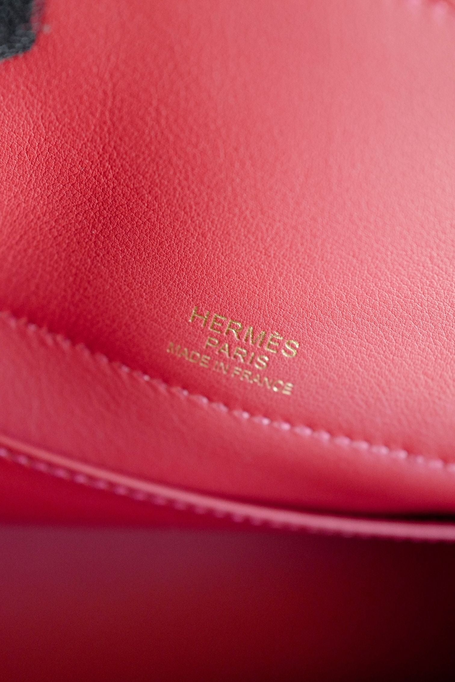 Hermès Bolide Secret in Vermillion Red Swift Leather Gold Hardware T Stamp