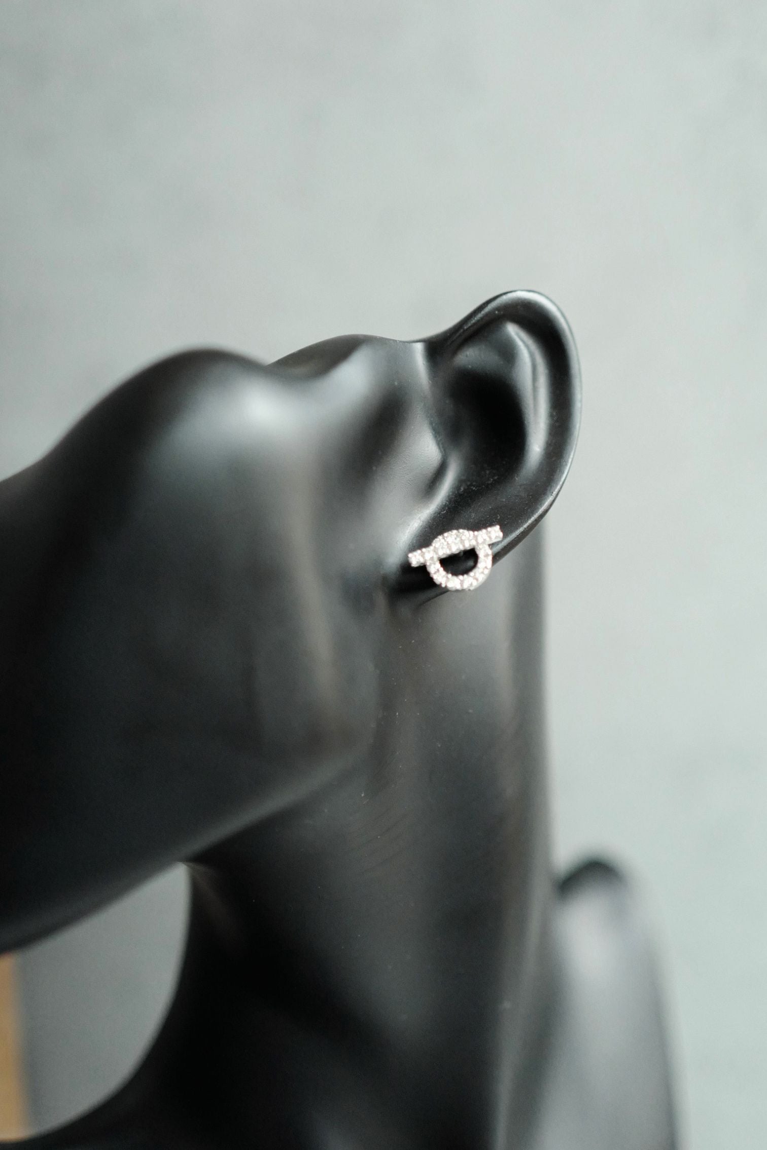 BNIB Hermes Finesse Earrings White Gold With Diamonds $11K Retail