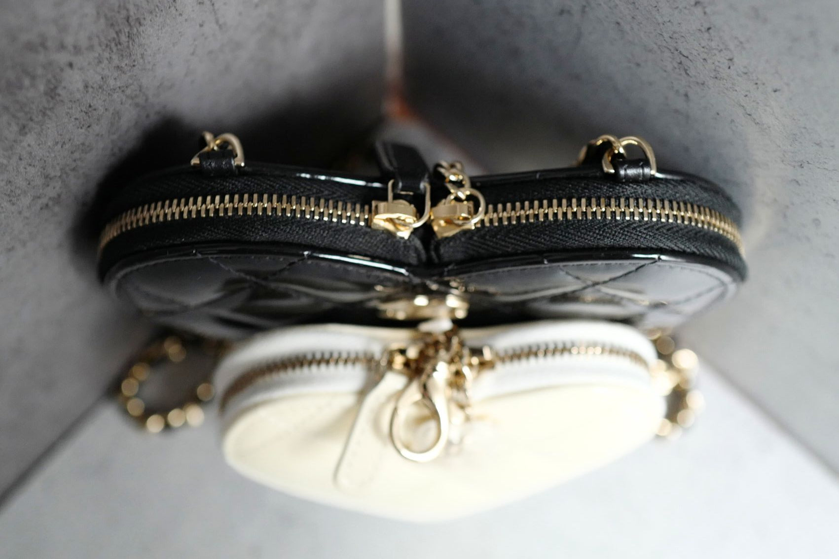 CHANEL 23P Patent Calfskin Quilted CC Heart Clutch With Gold Hardware BNIB Limited Edition