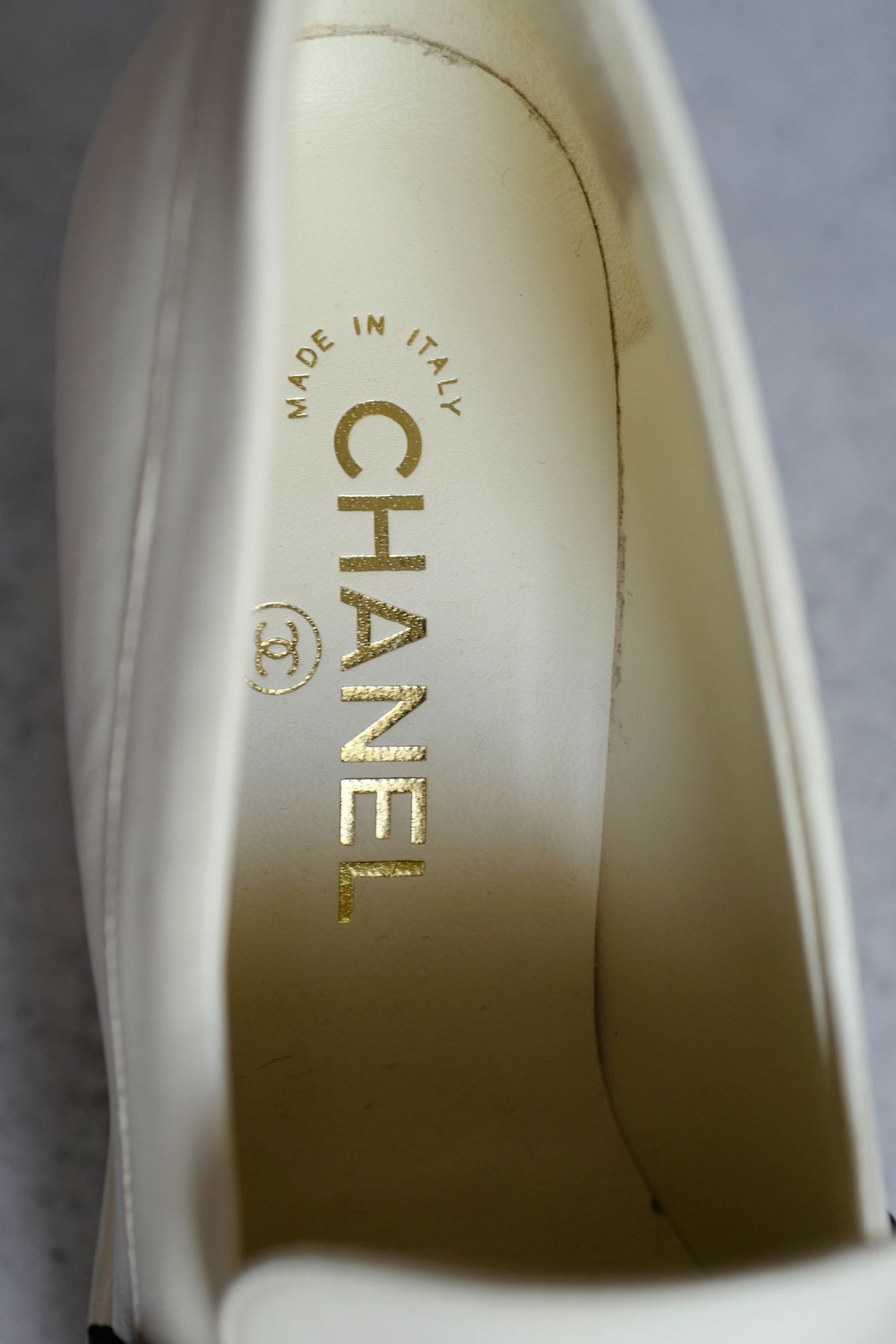 BNIB CHANEL 23C Ivory/Black Crystal CC Logo Moccasin Loafers 37.5