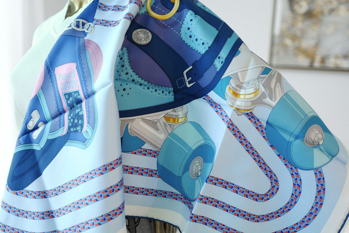 Hermes Derby 2000 Scarf 90 Bleu Ciel / Marine / Vieux Rose 100% Silk
