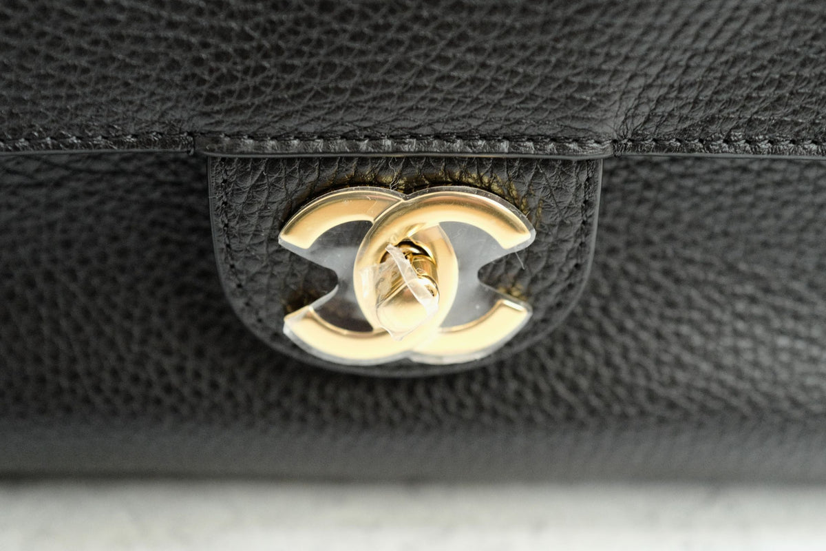 NEW Chanel 26S Maxi 32 Flapbag Black Grained Calfskin Gold Hardware