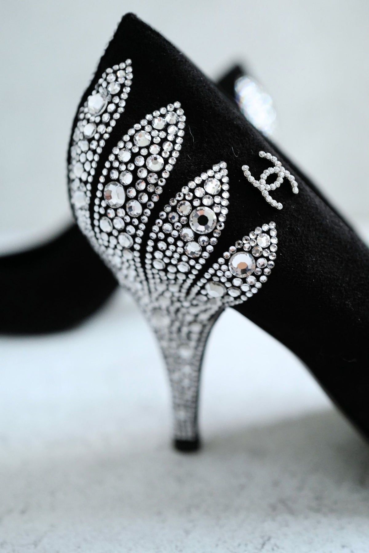 Chanel 26A Metiers d'Art Pumps Suede Kidskin Strass Black & Silver Size 37.5
