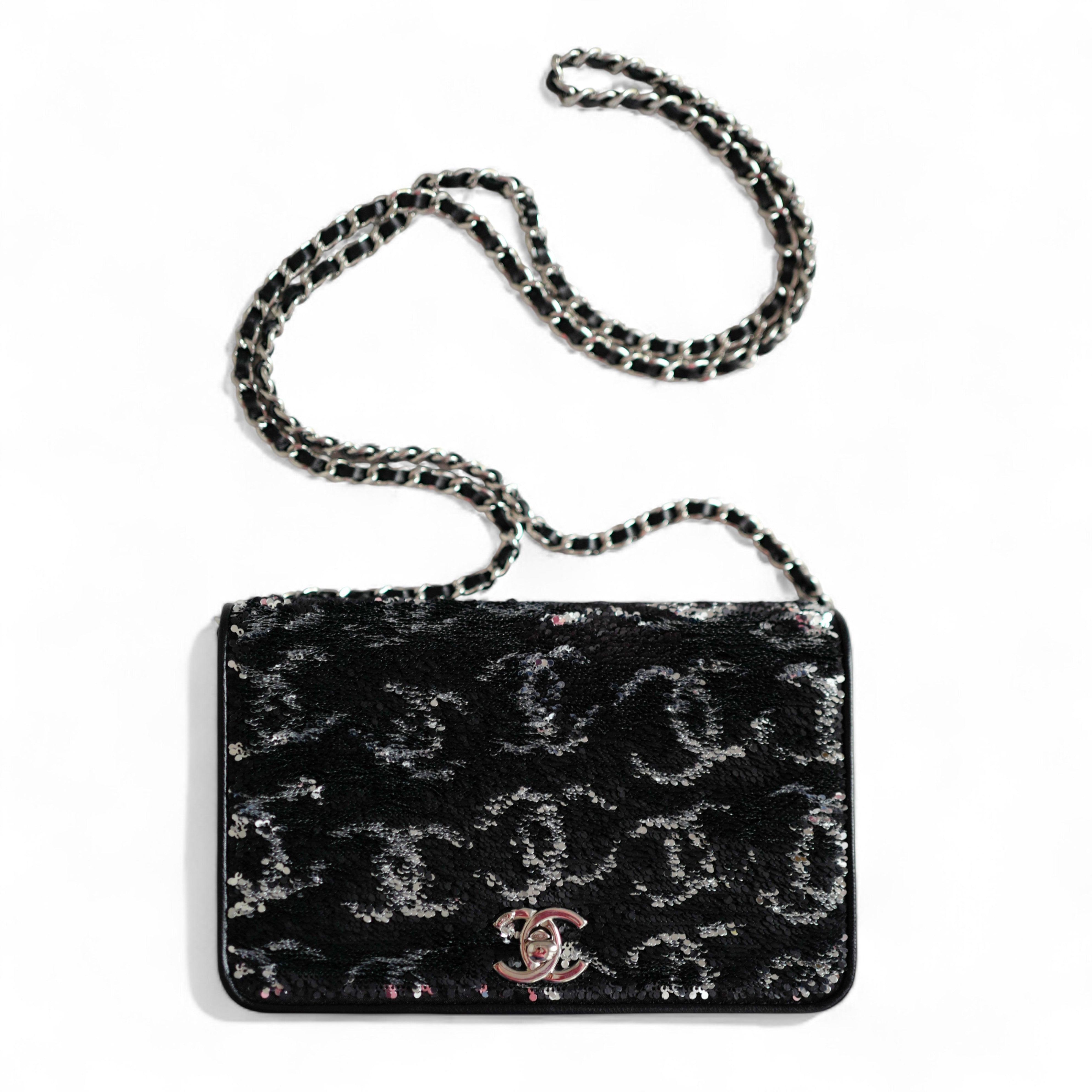 New 23K Chanel Classic Reversible Sequin CC Wallet On Chain Handbag Rare Limited